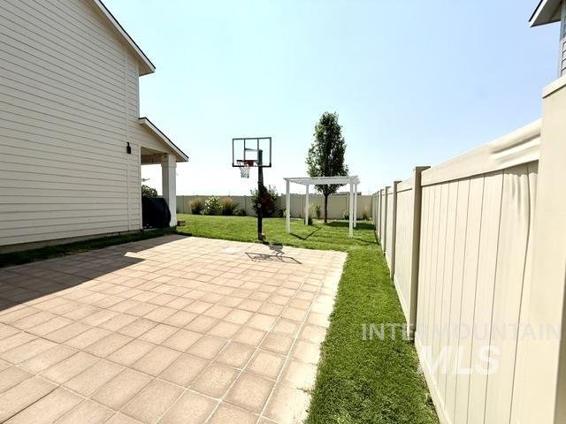 841 Canyon Crest Dr. Property Photo 45