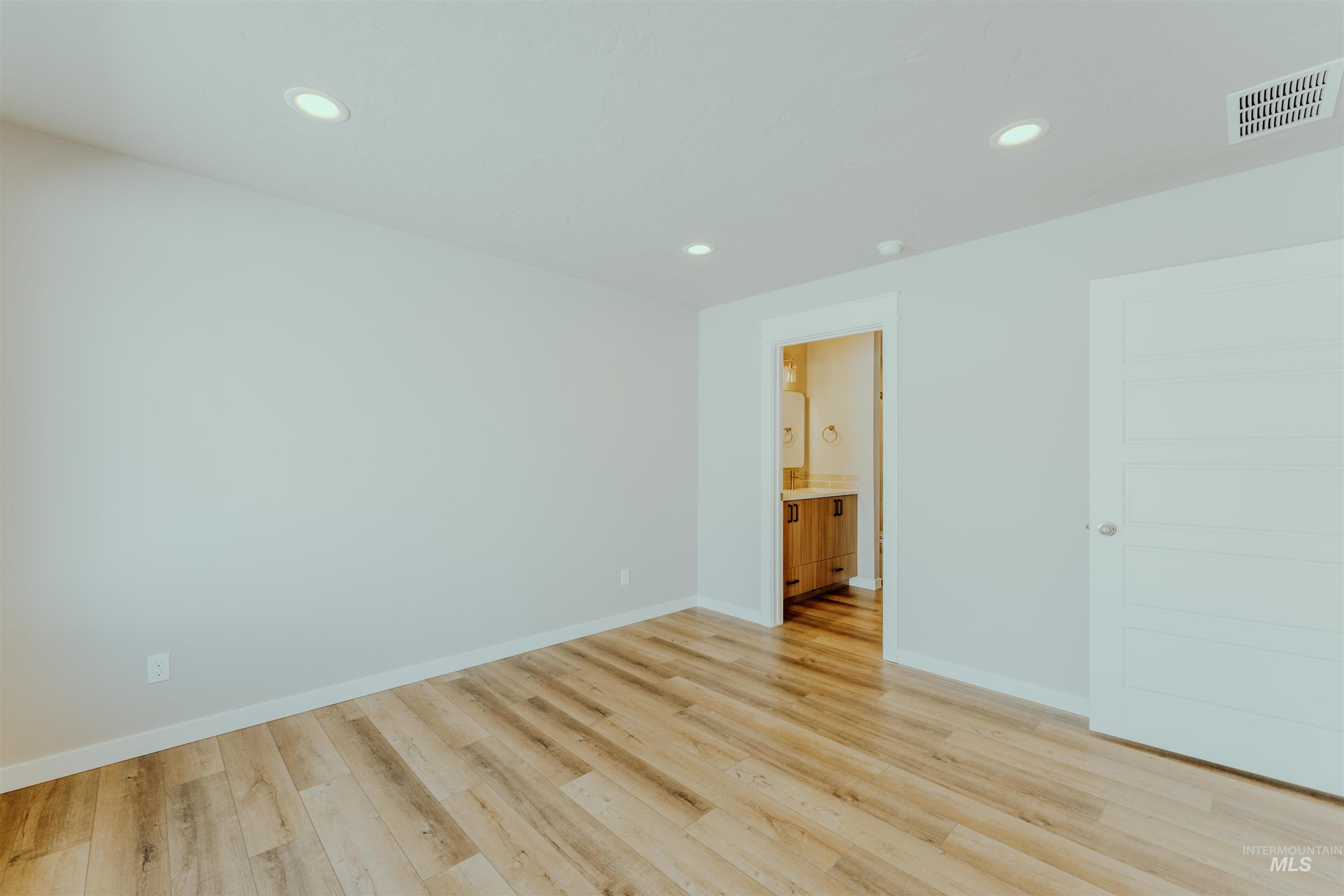 1233 Phillips Circle Property Photo 11