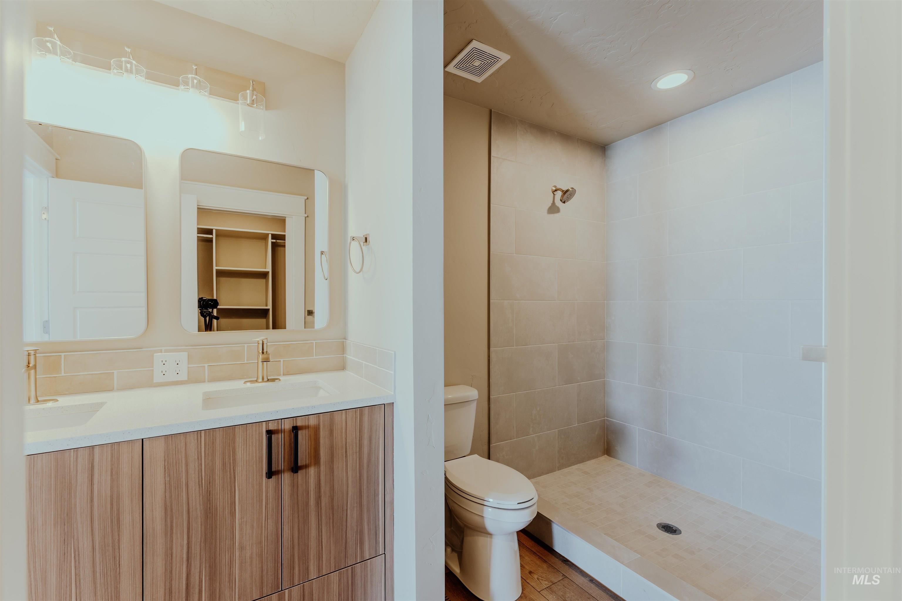 1233 Phillips Circle Property Photo 13