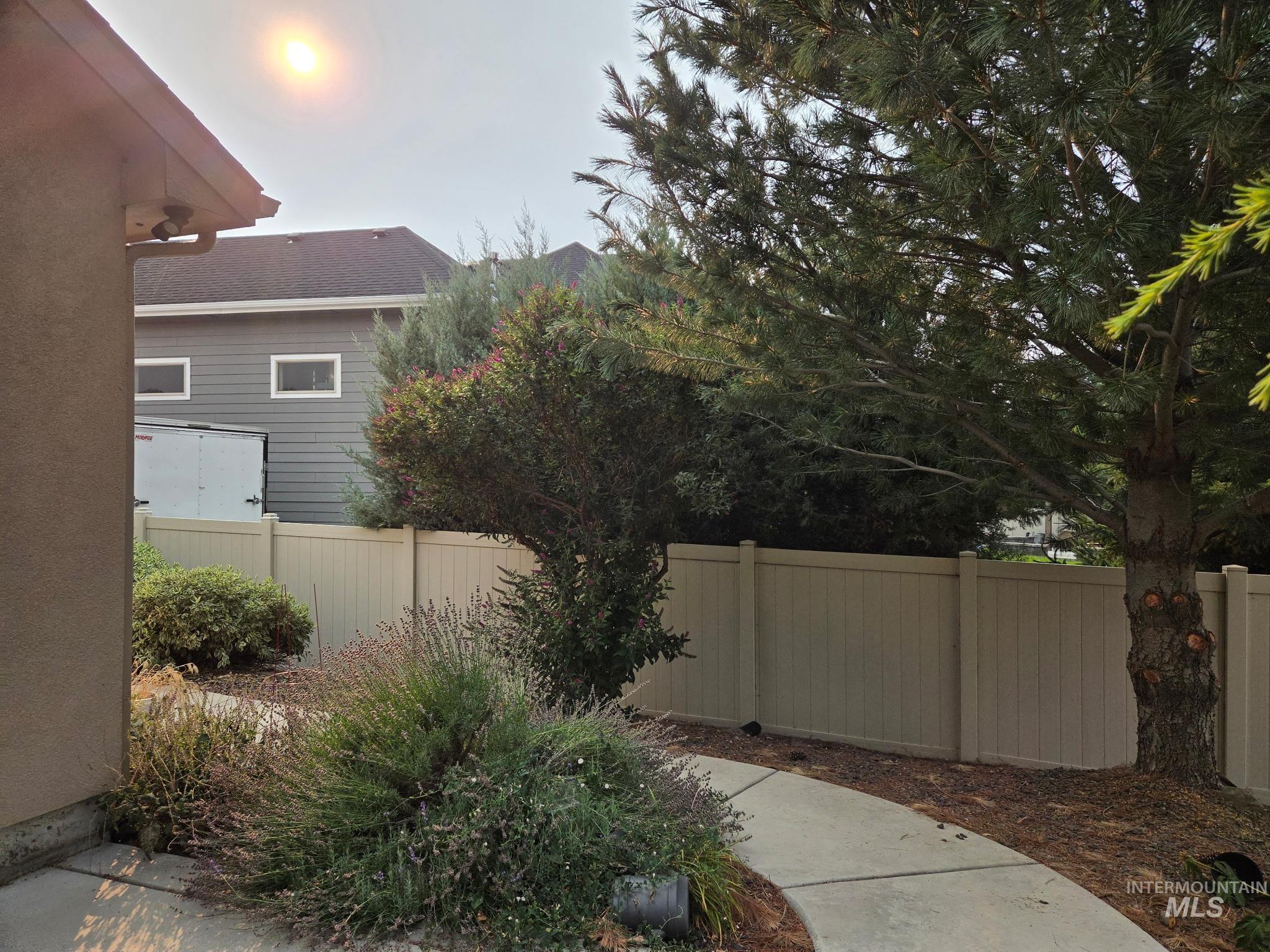 2612 E Lacewood Dr Property Photo 20