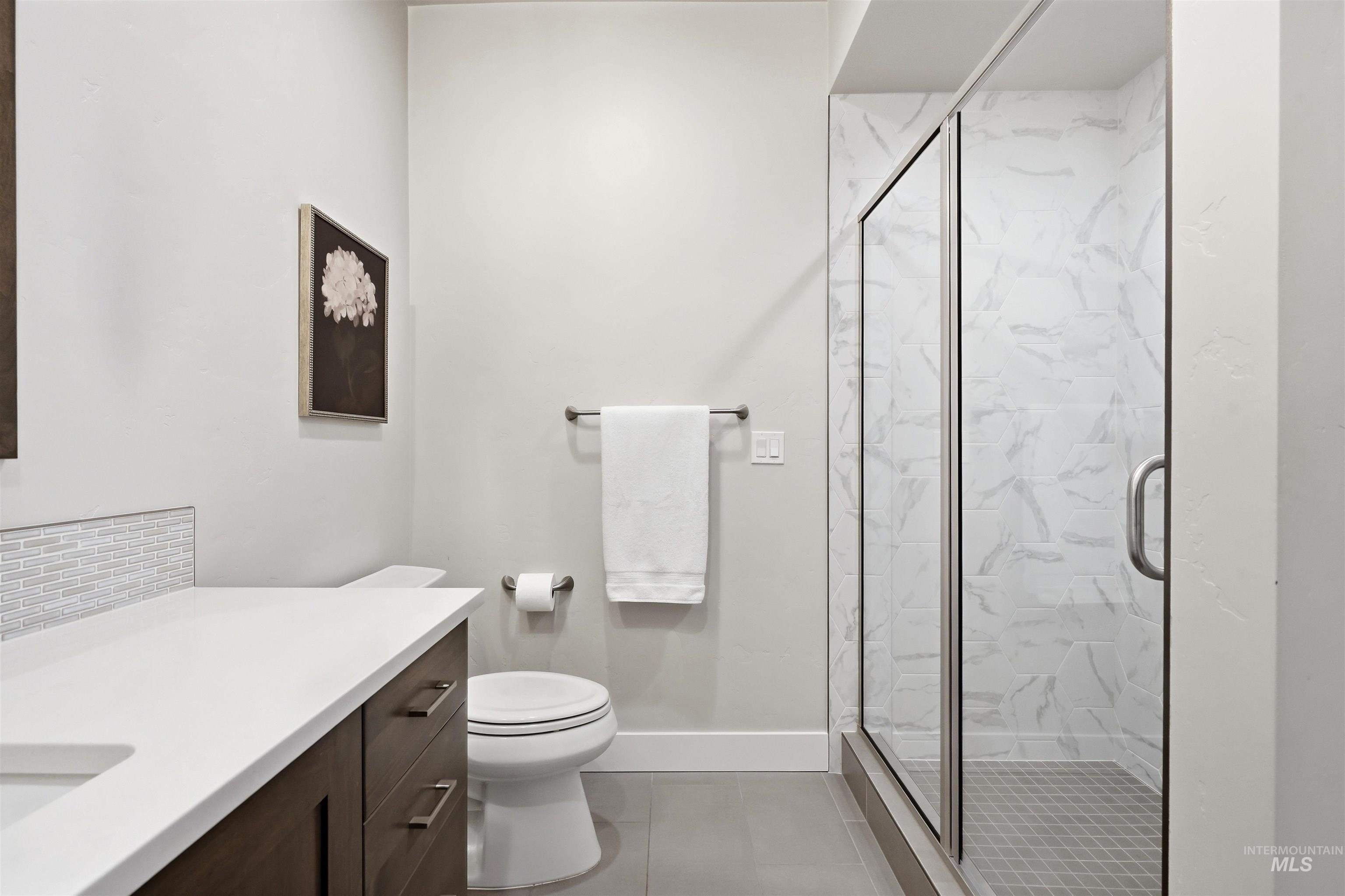 5301 W Strant St Property Photo 10