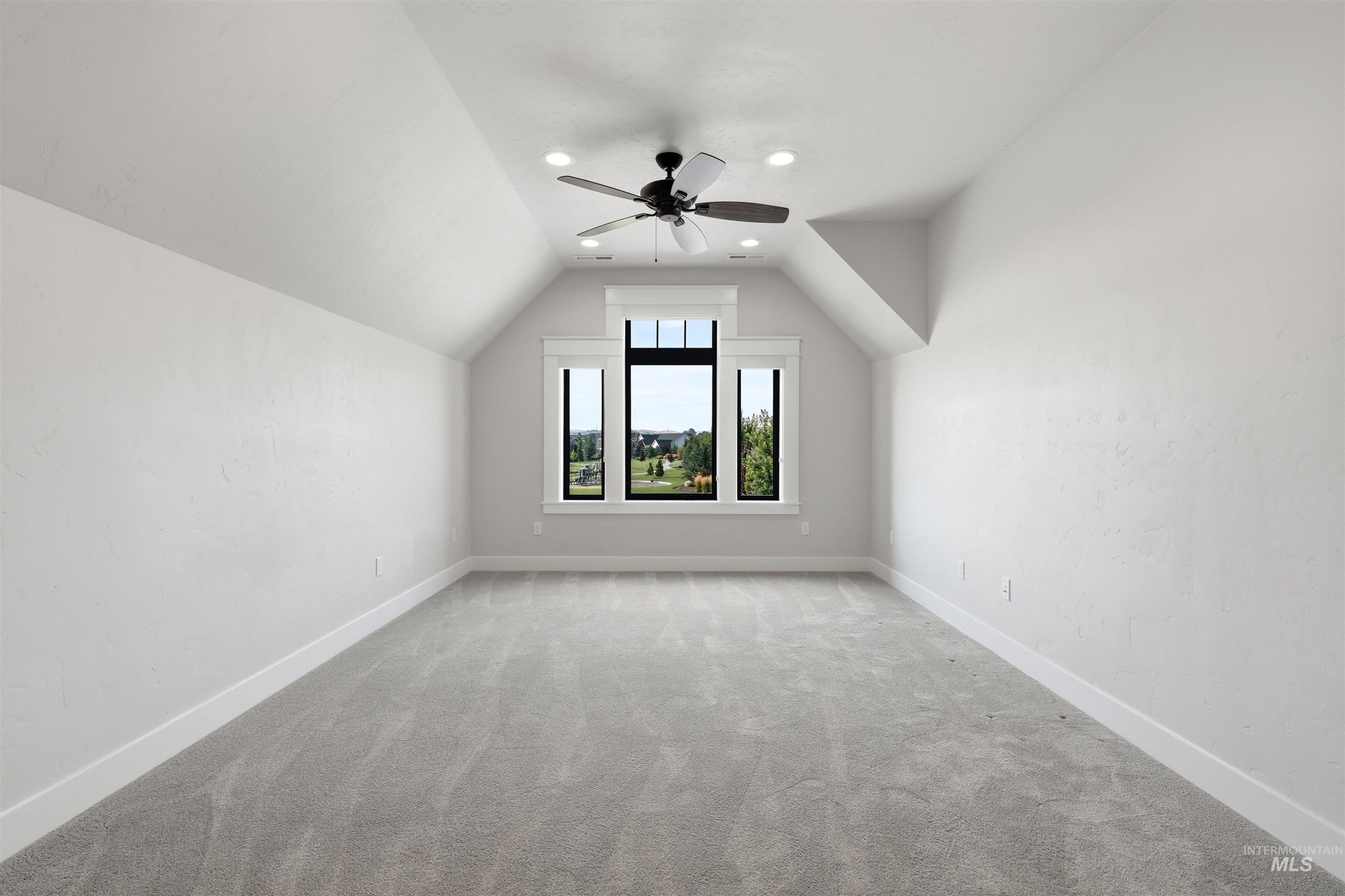 5301 W Strant St Property Photo 36