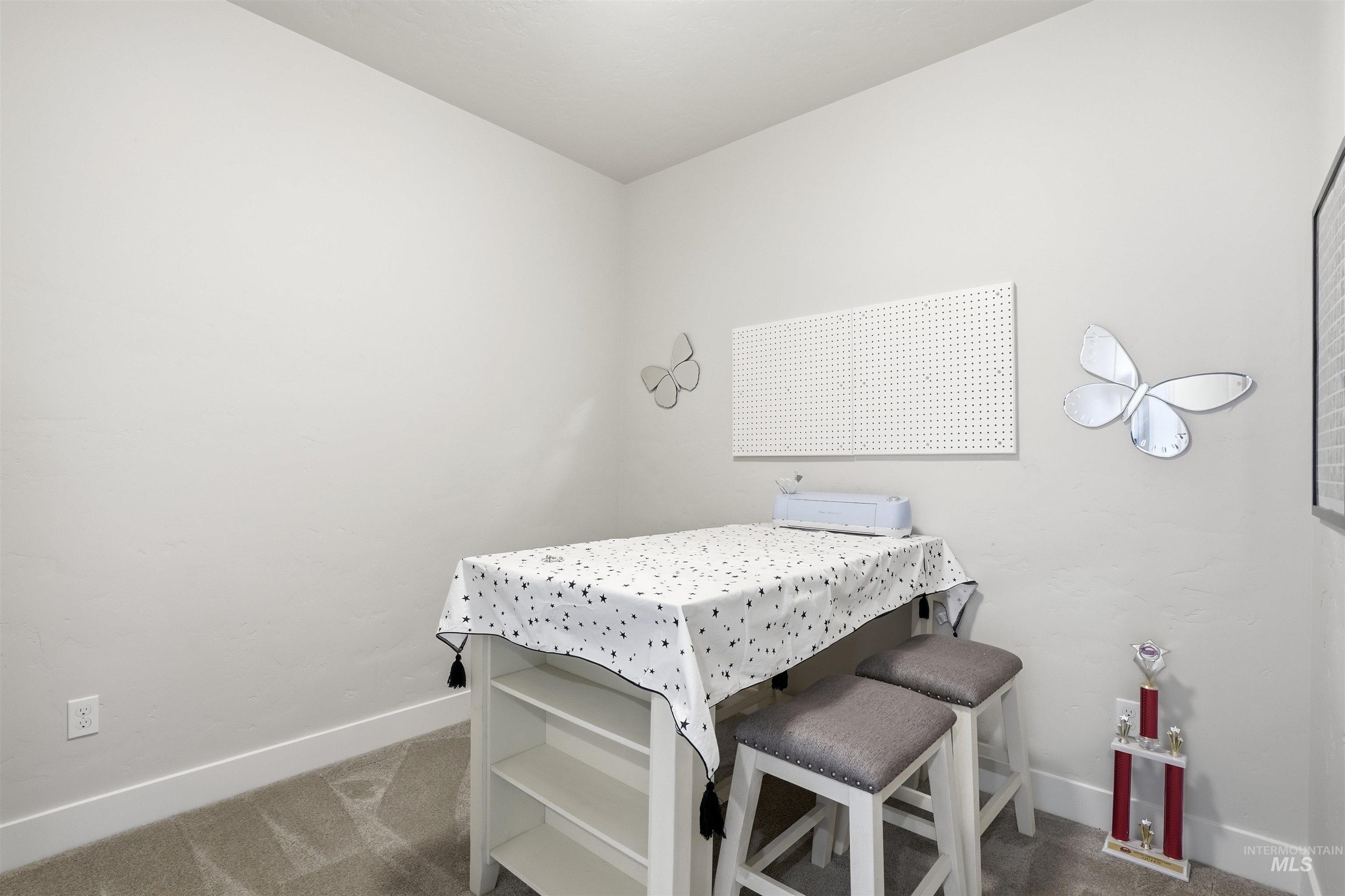 5301 W Strant St Property Photo 39
