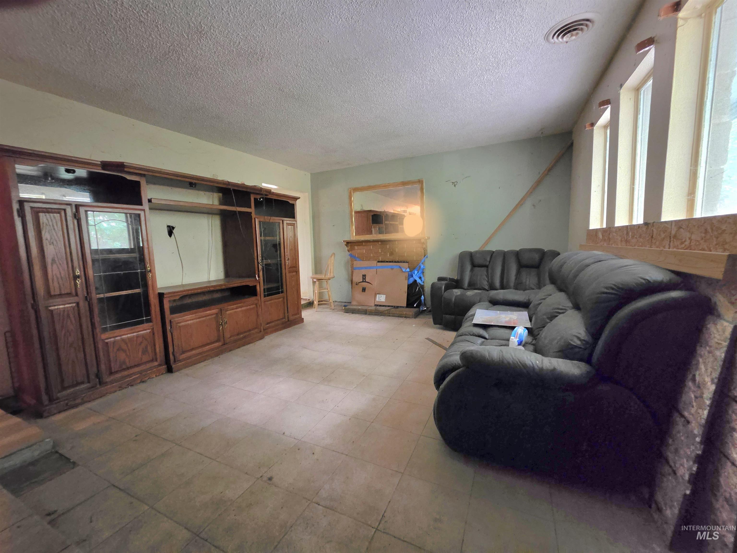 757 Foothill Dr Property Photo 10