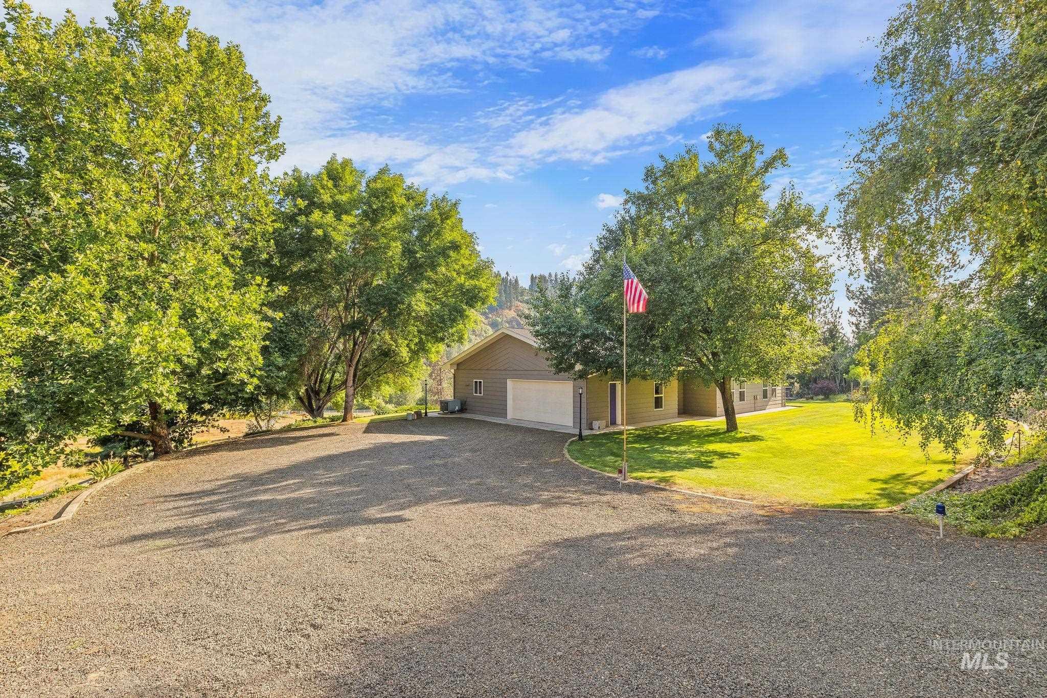 1091 Cedar Ridge Rd. Property Photo 1