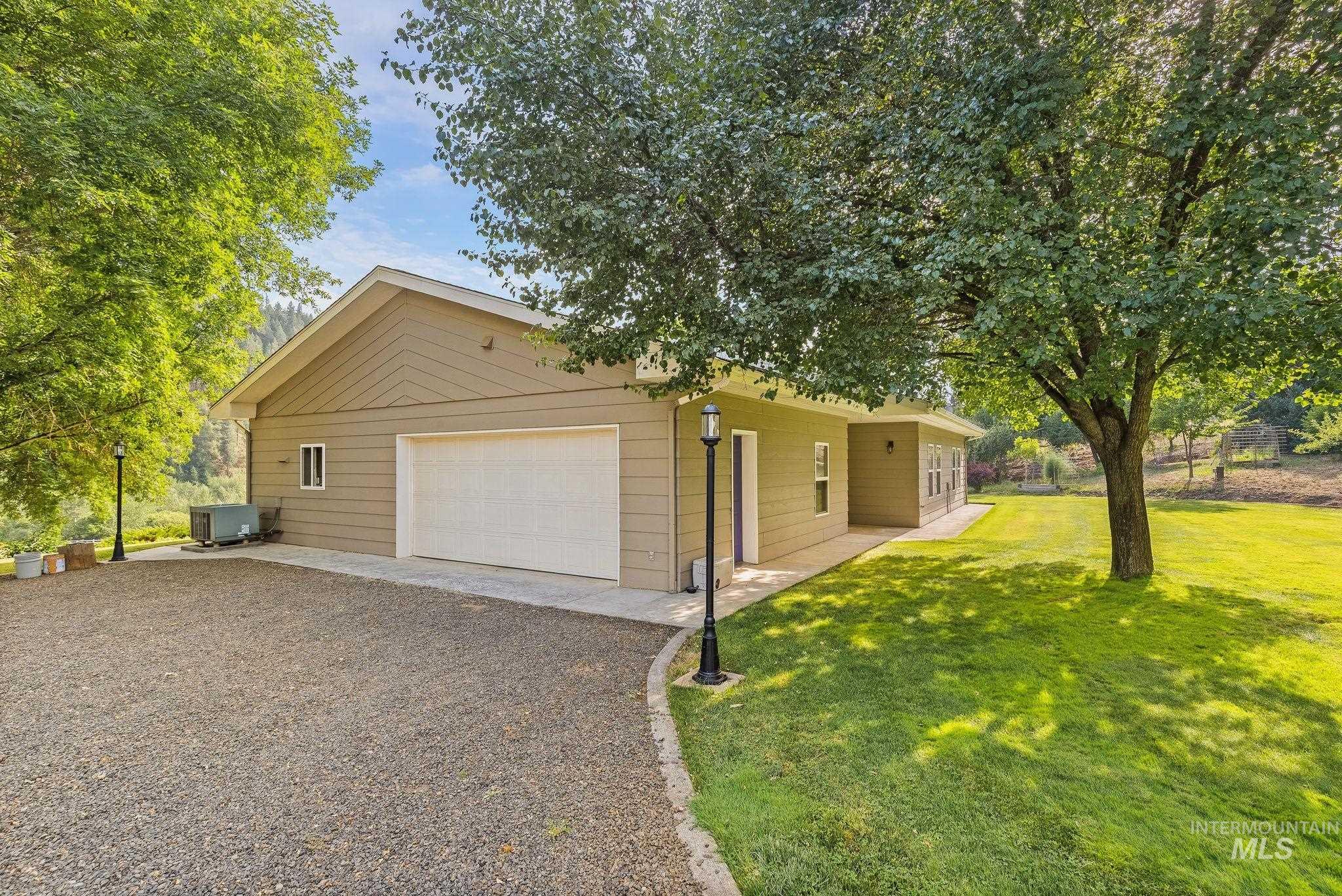 1091 Cedar Ridge Rd. Property Photo 2