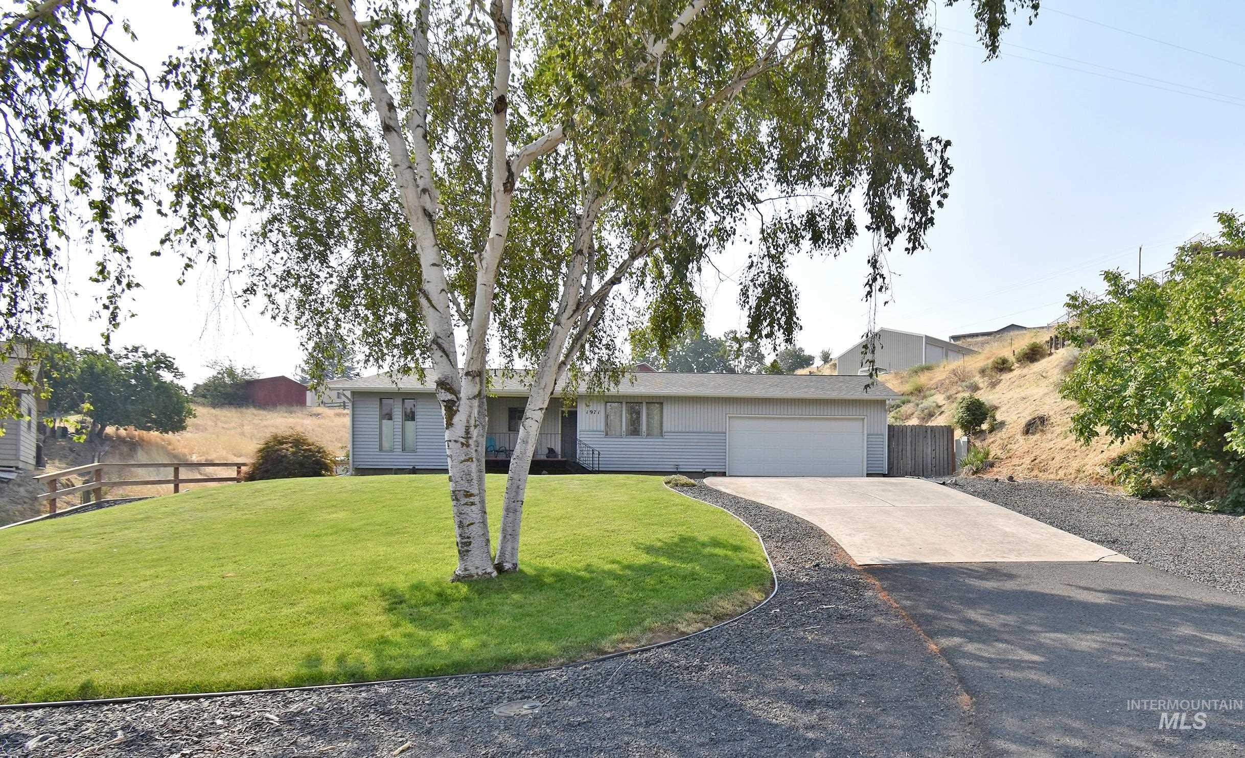1971 Golfview Drive Property Photo 1