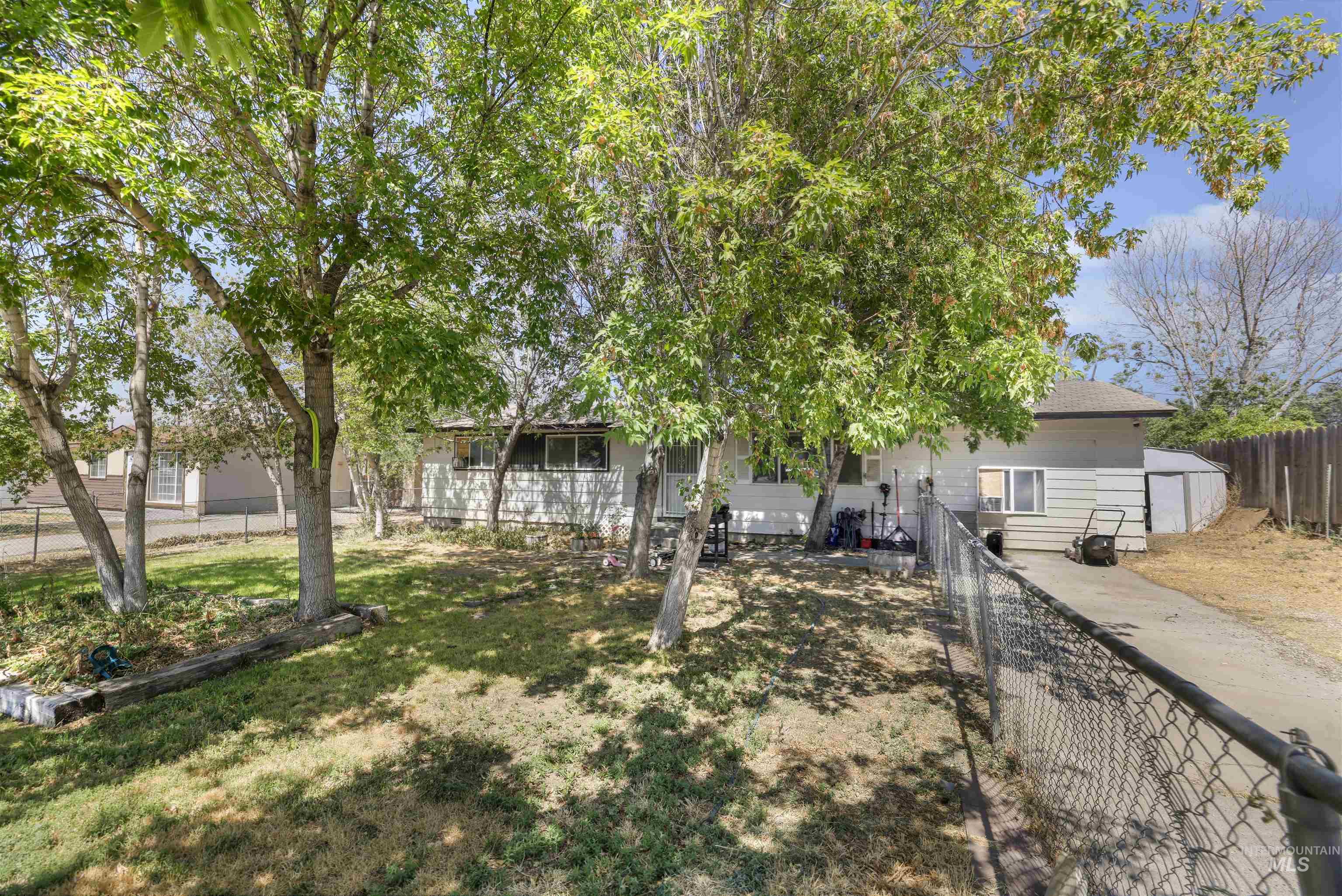 218 7th Avenue South Property Photo 1