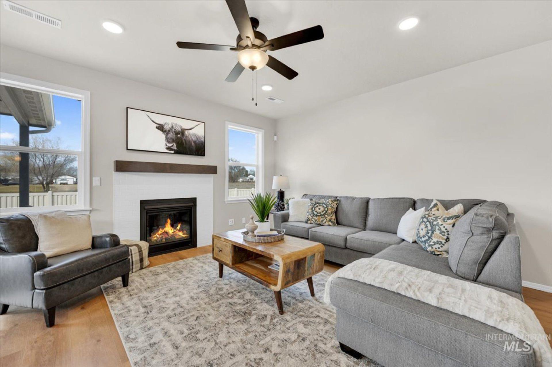 3750 E Fitz Roy St. Property Photo 6
