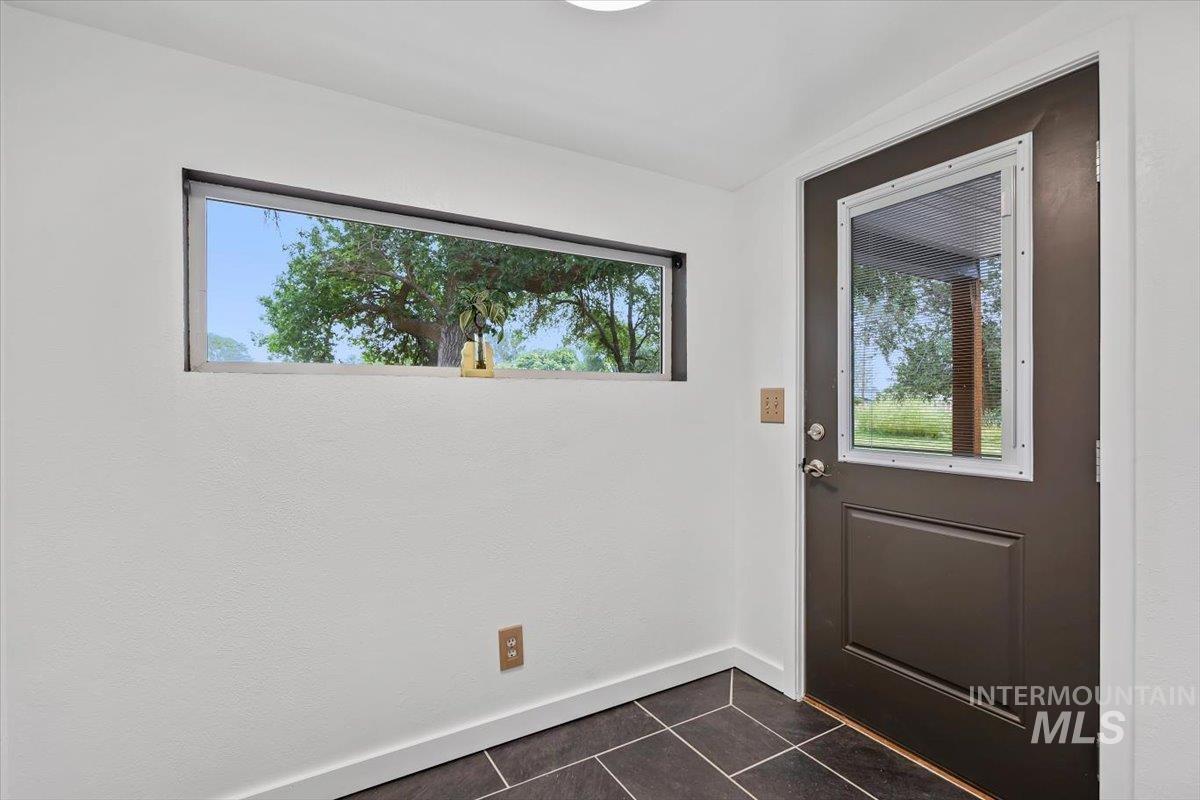 517 N Main St Property Photo 5