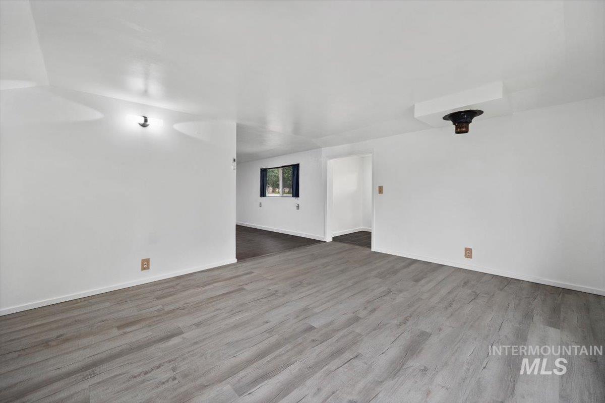 517 N Main St Property Photo 7