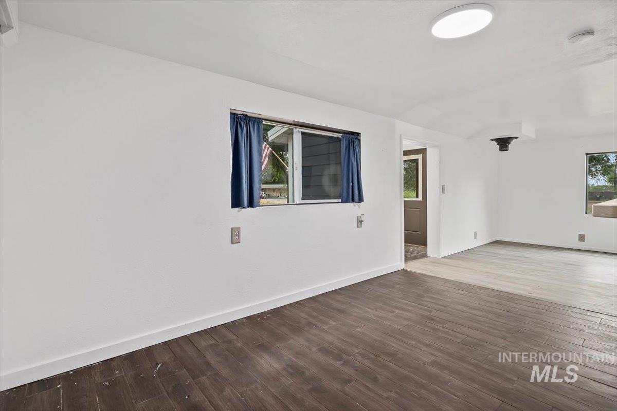 517 N Main St Property Photo 10