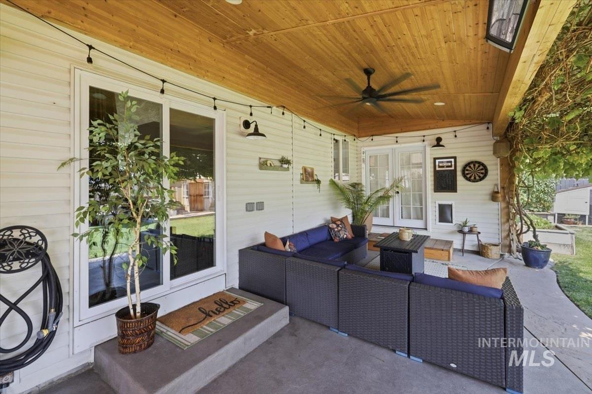 376 S Lodestone Property Photo 2