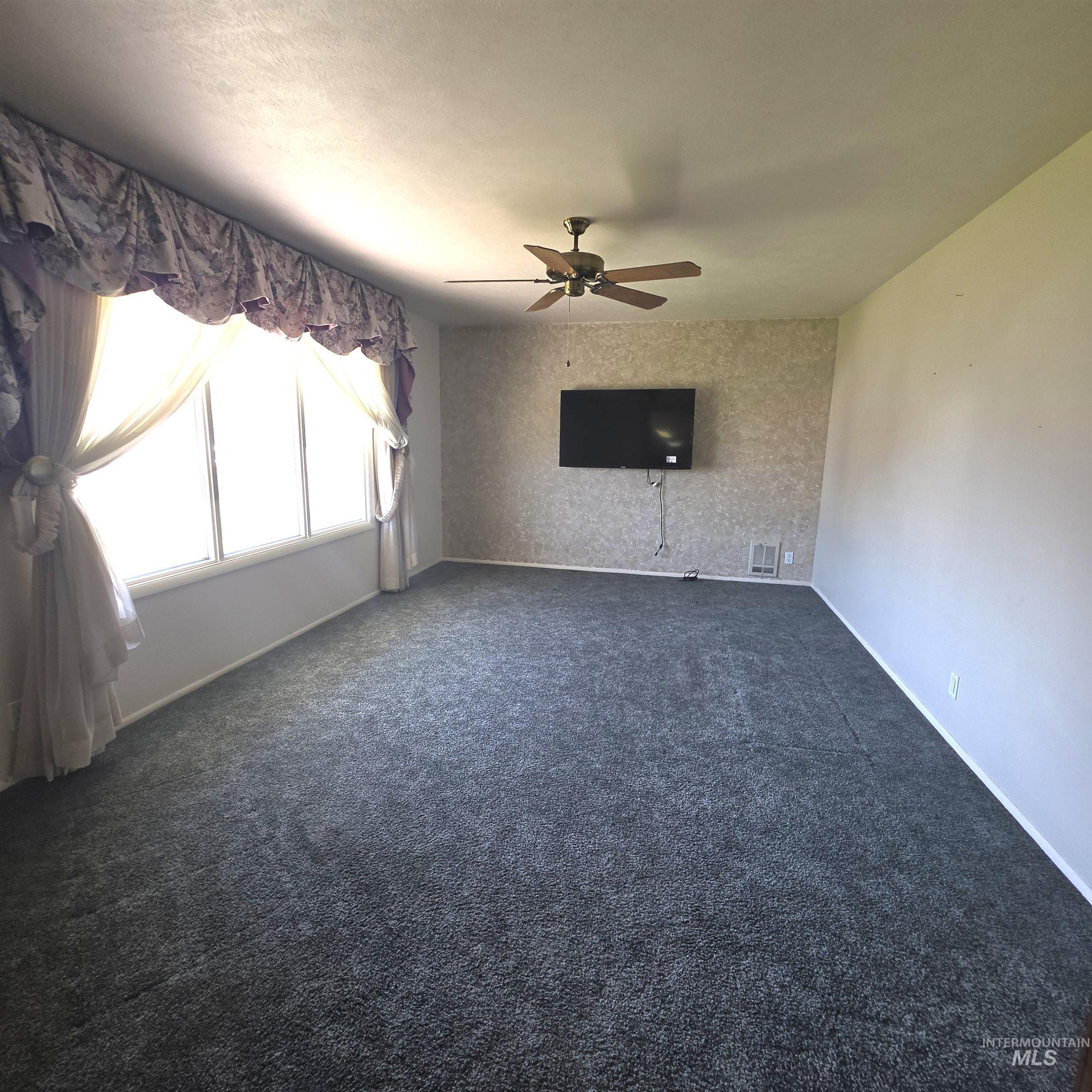 2872 Janis Drive Property Photo 3