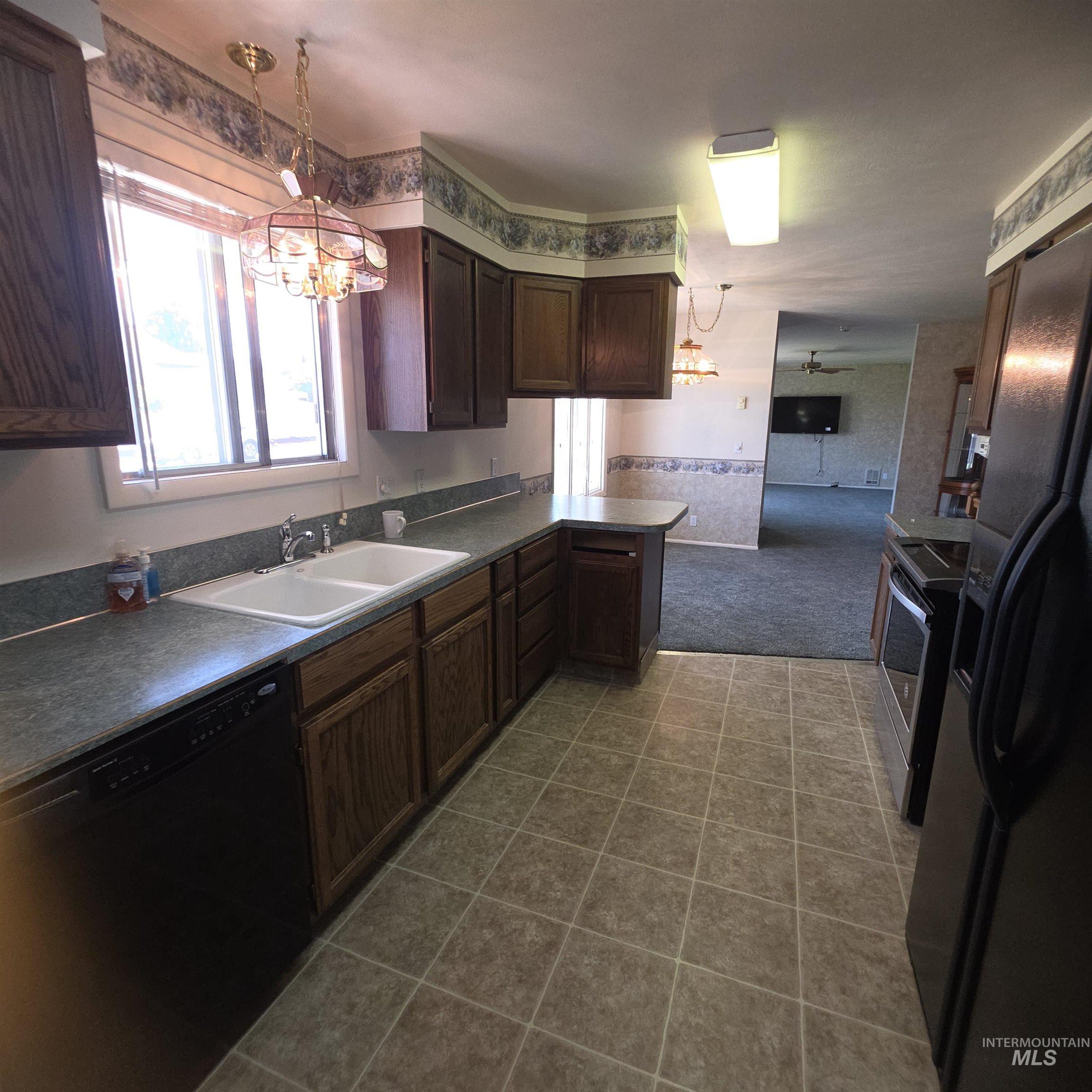 2872 Janis Drive Property Photo 5