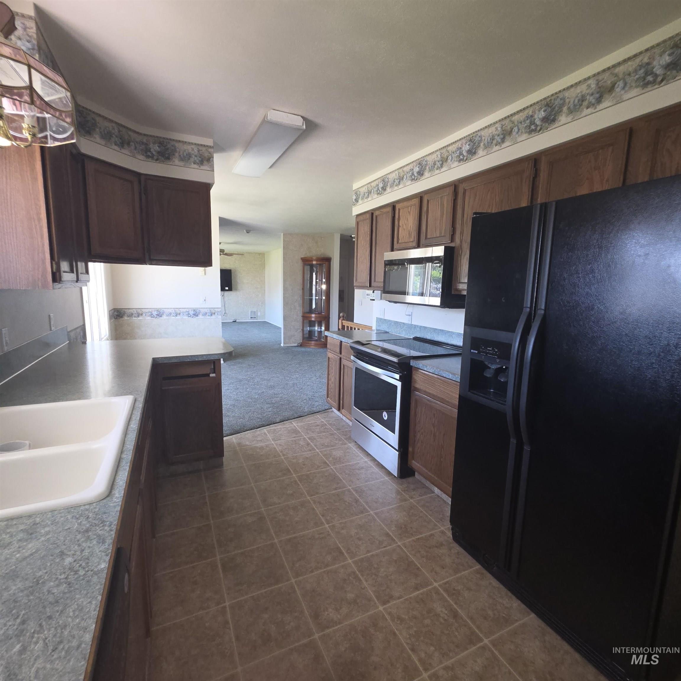 2872 Janis Drive Property Photo 6