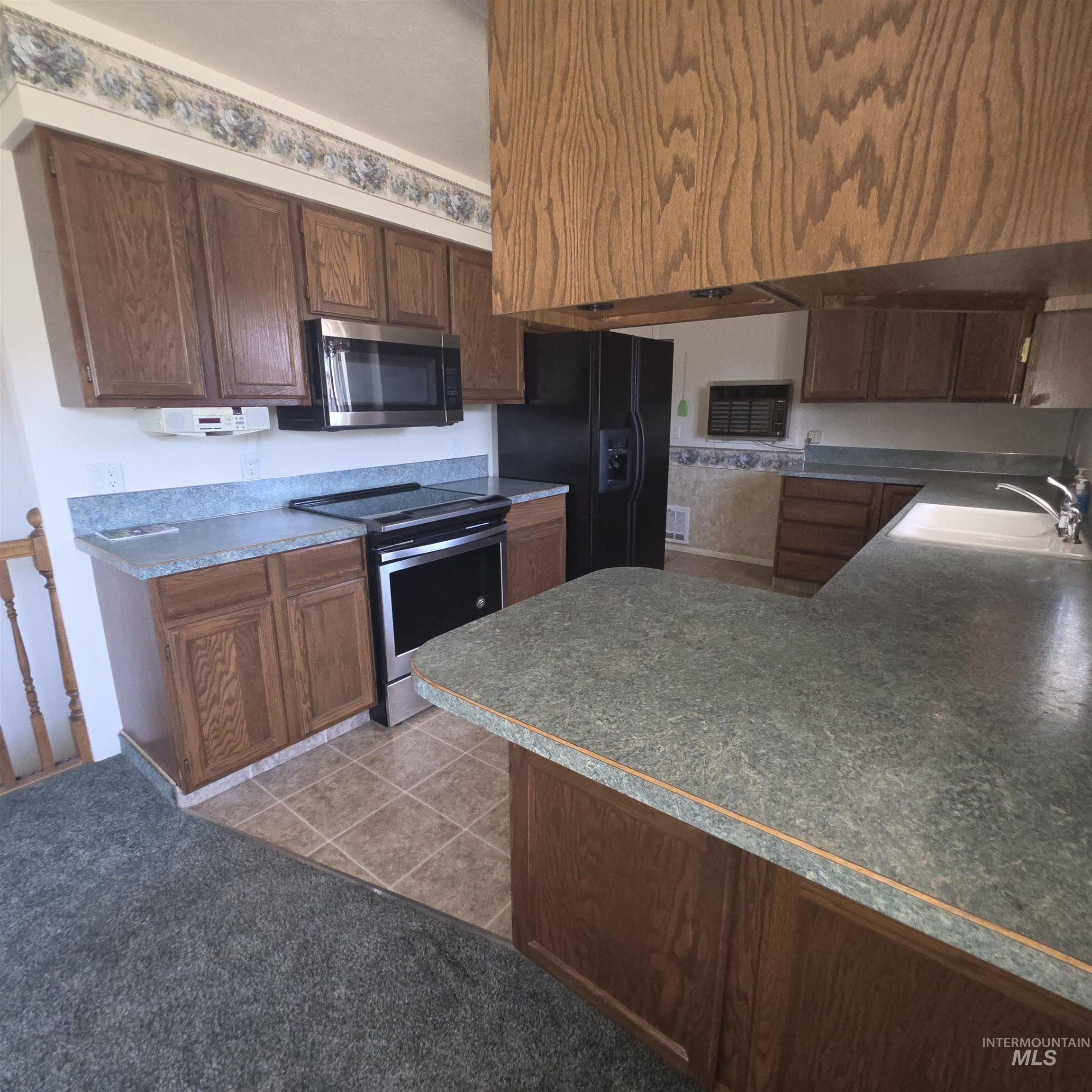 2872 Janis Drive Property Photo 7