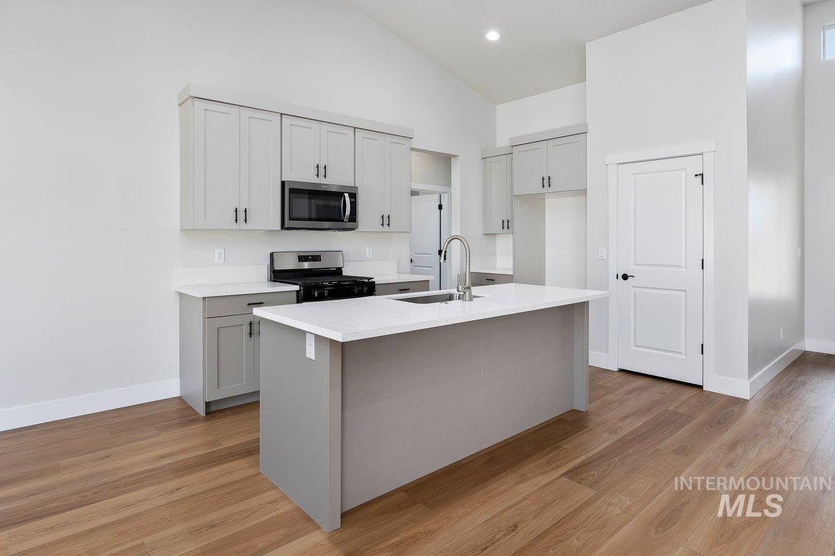 1022 Quartz Property Photo 3