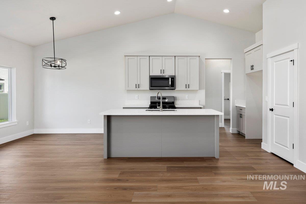 1022 Quartz Property Photo 4