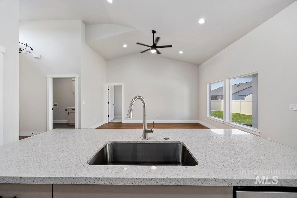 1022 Quartz Property Photo 5