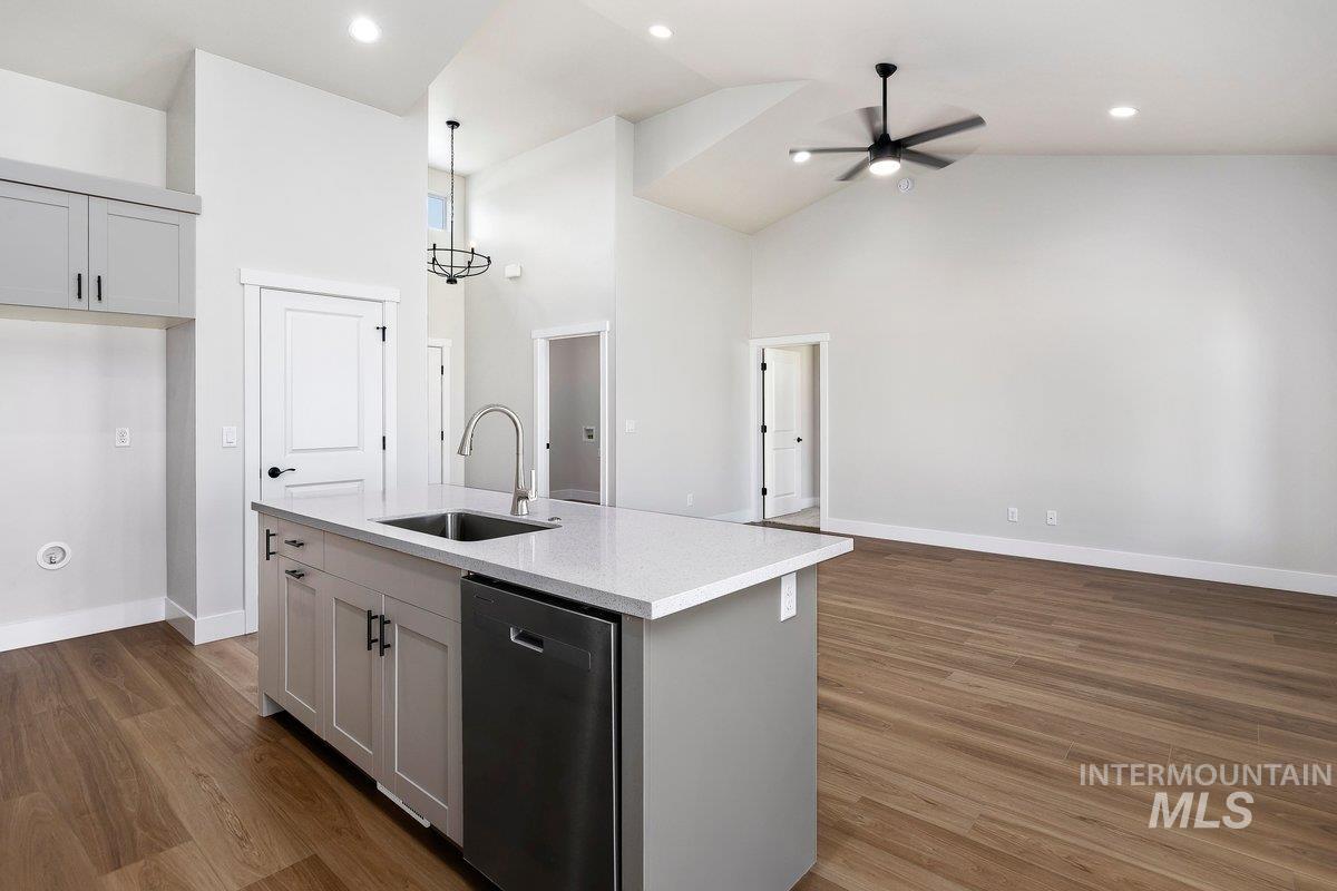 1022 Quartz Property Photo 6