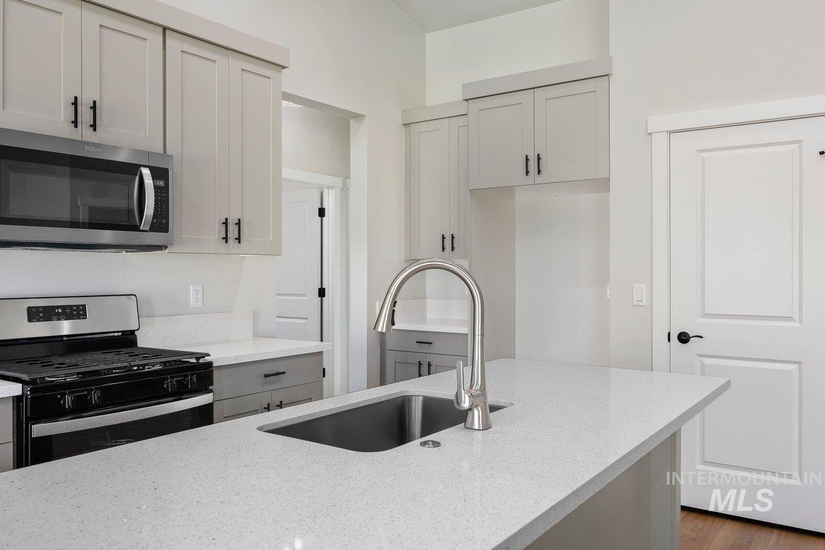 1022 Quartz Property Photo 12