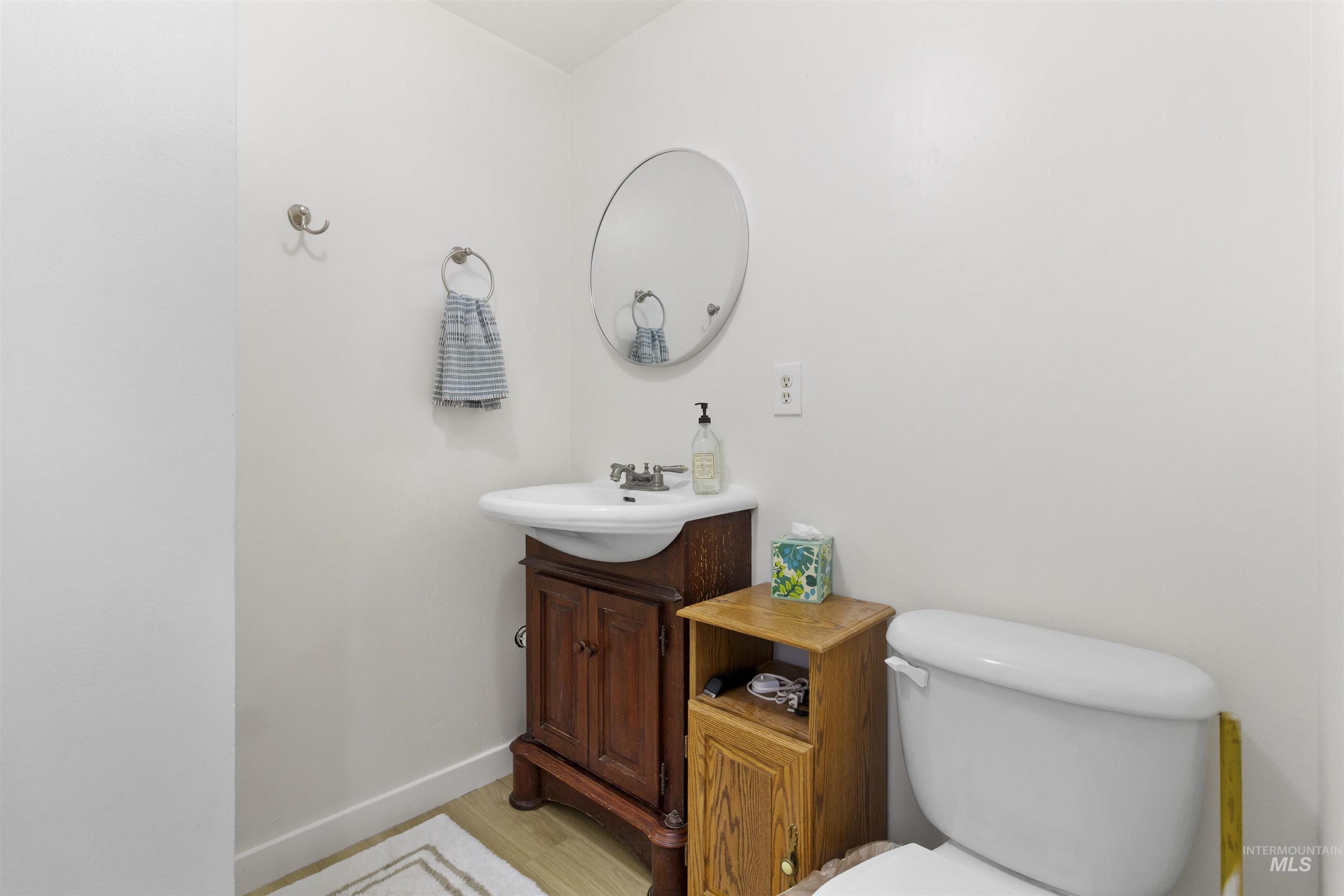 894 E 3700 N Property Photo 21