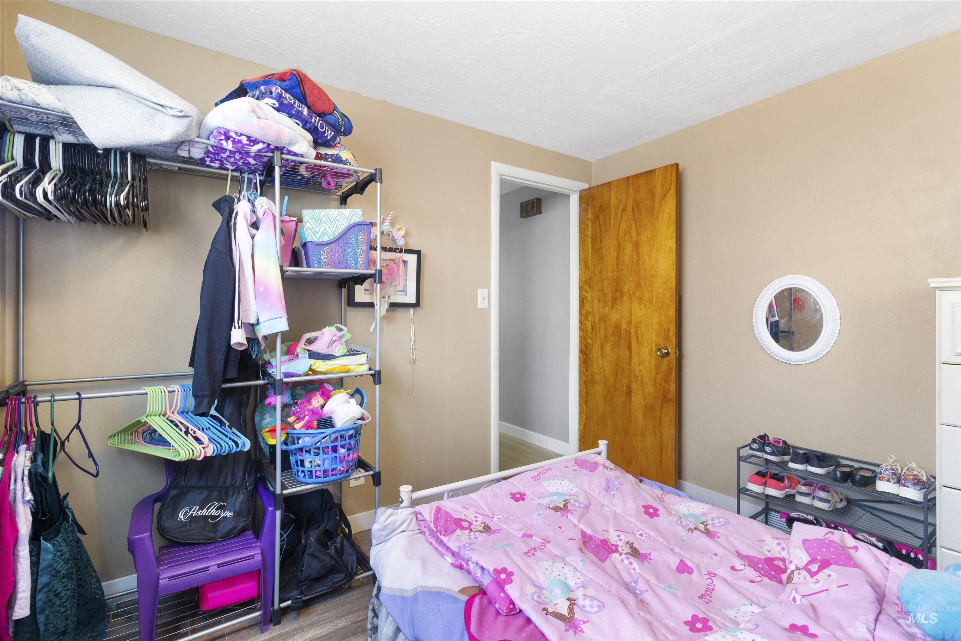 894 E 3700 N Property Photo 27