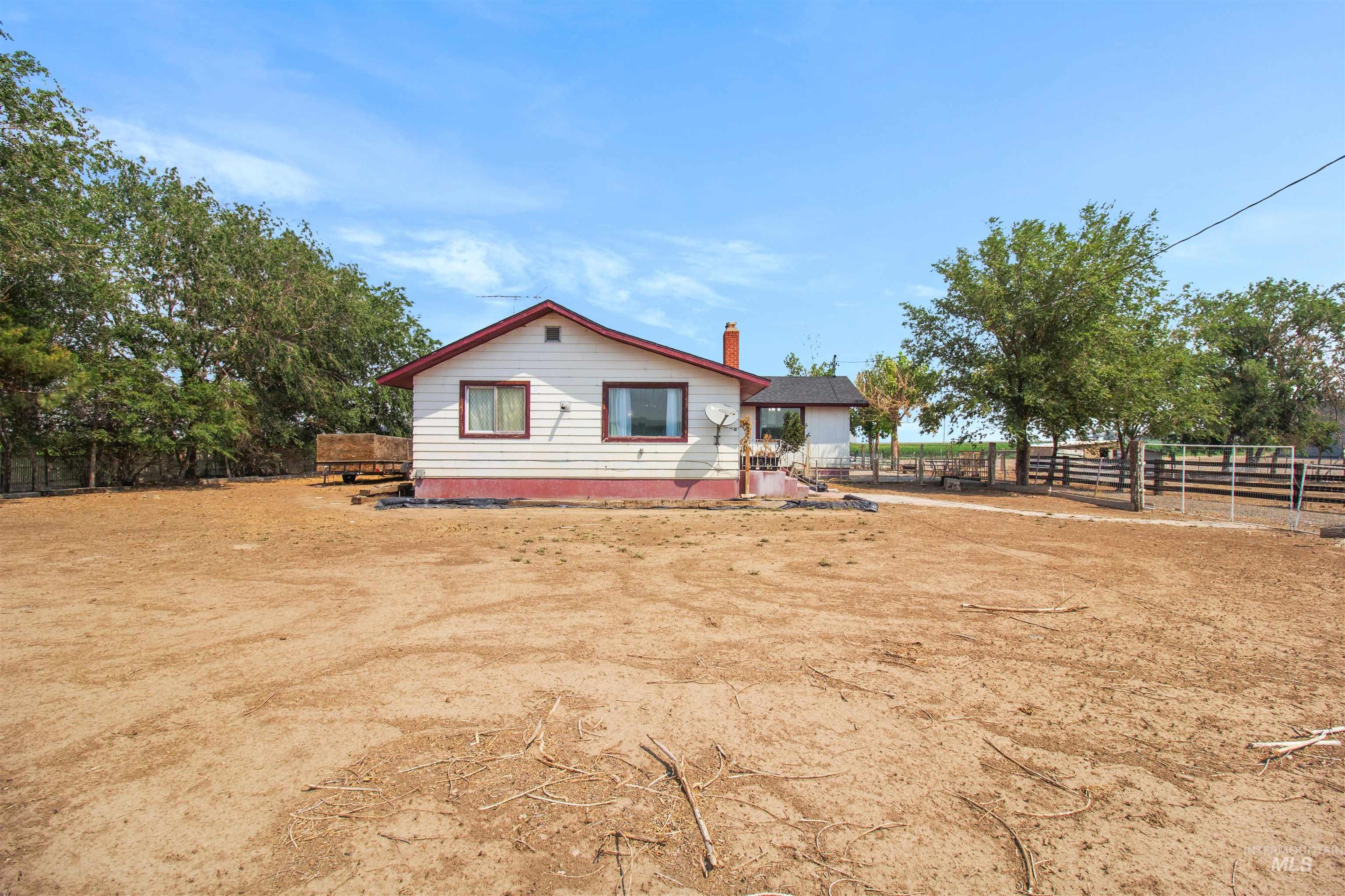 894 E 3700 N Property Photo 34