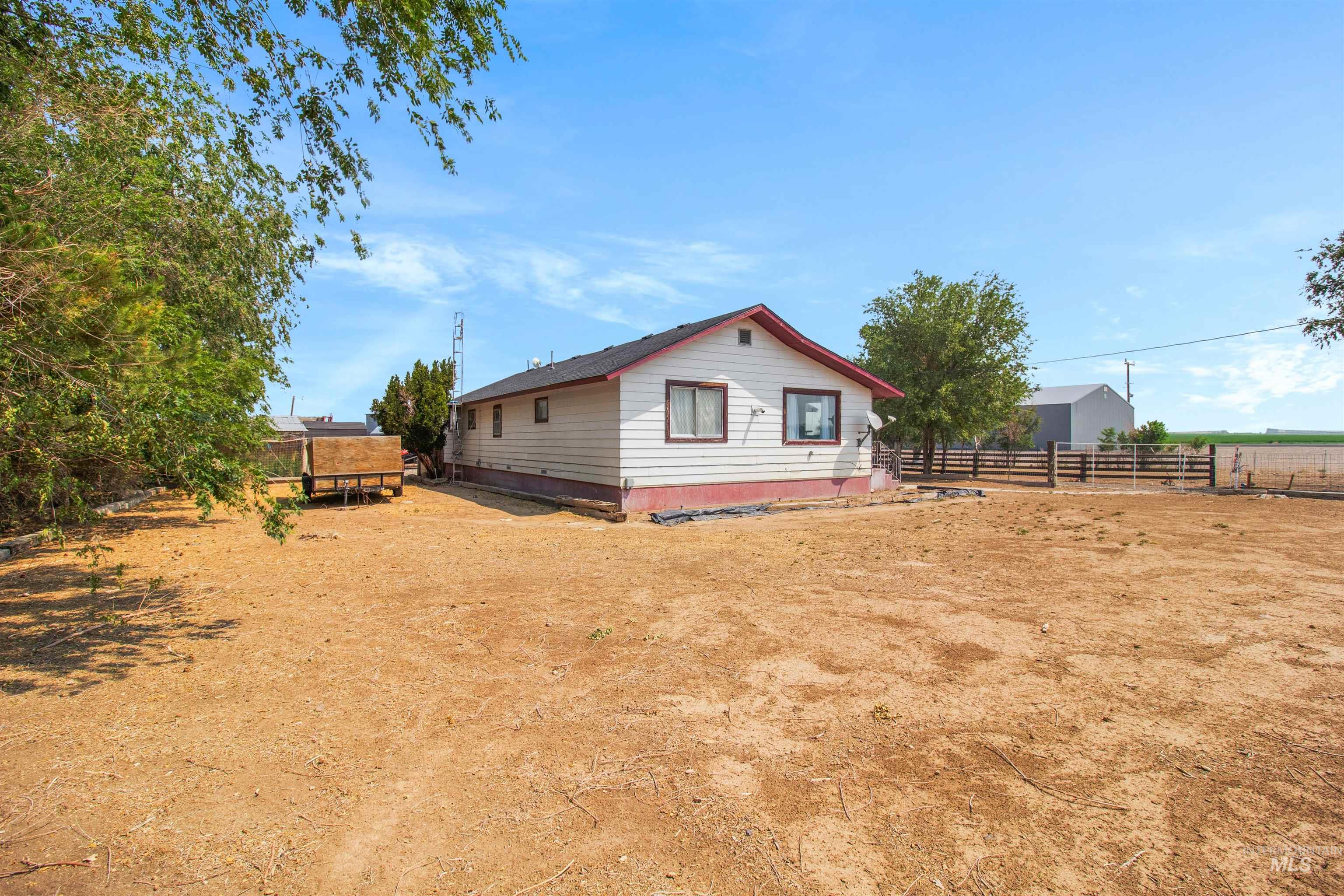 894 E 3700 N Property Photo 35