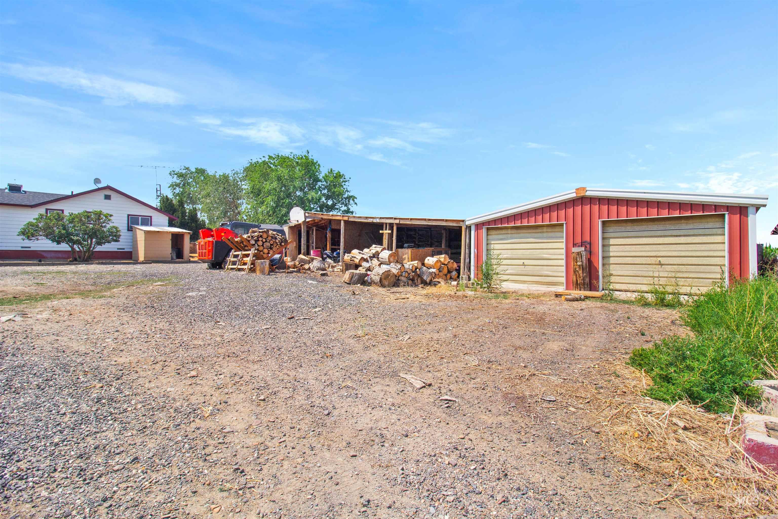 894 E 3700 N Property Photo 40