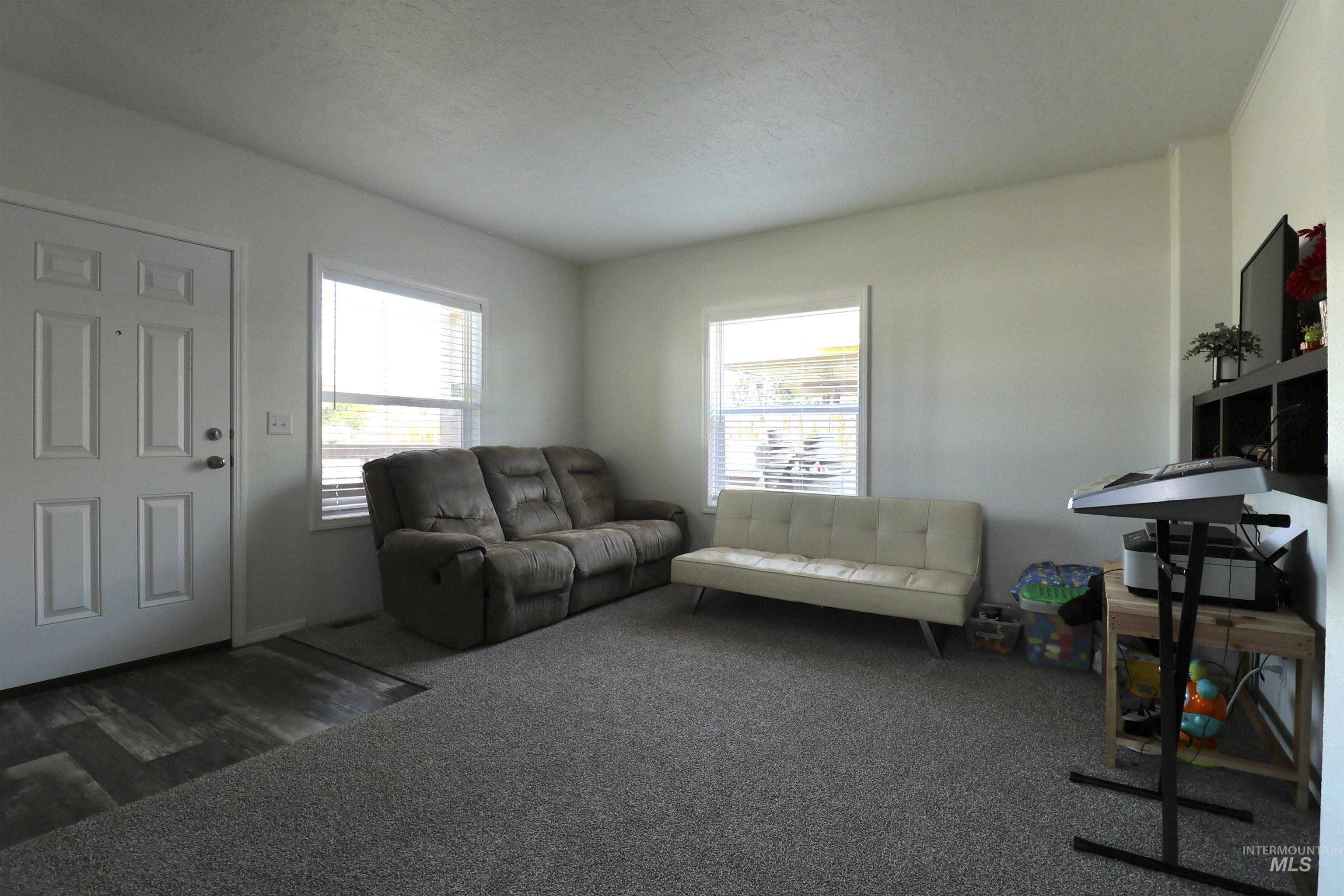 496 N Elm St Property Photo 20