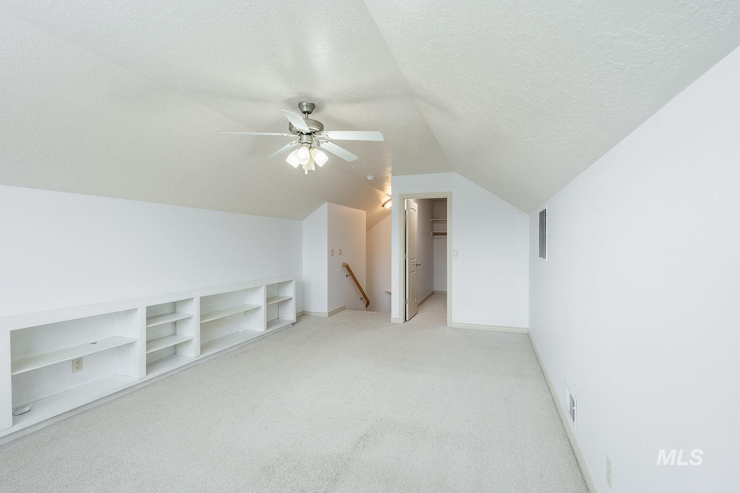 4227 N Rhodes Ave Property Photo 21