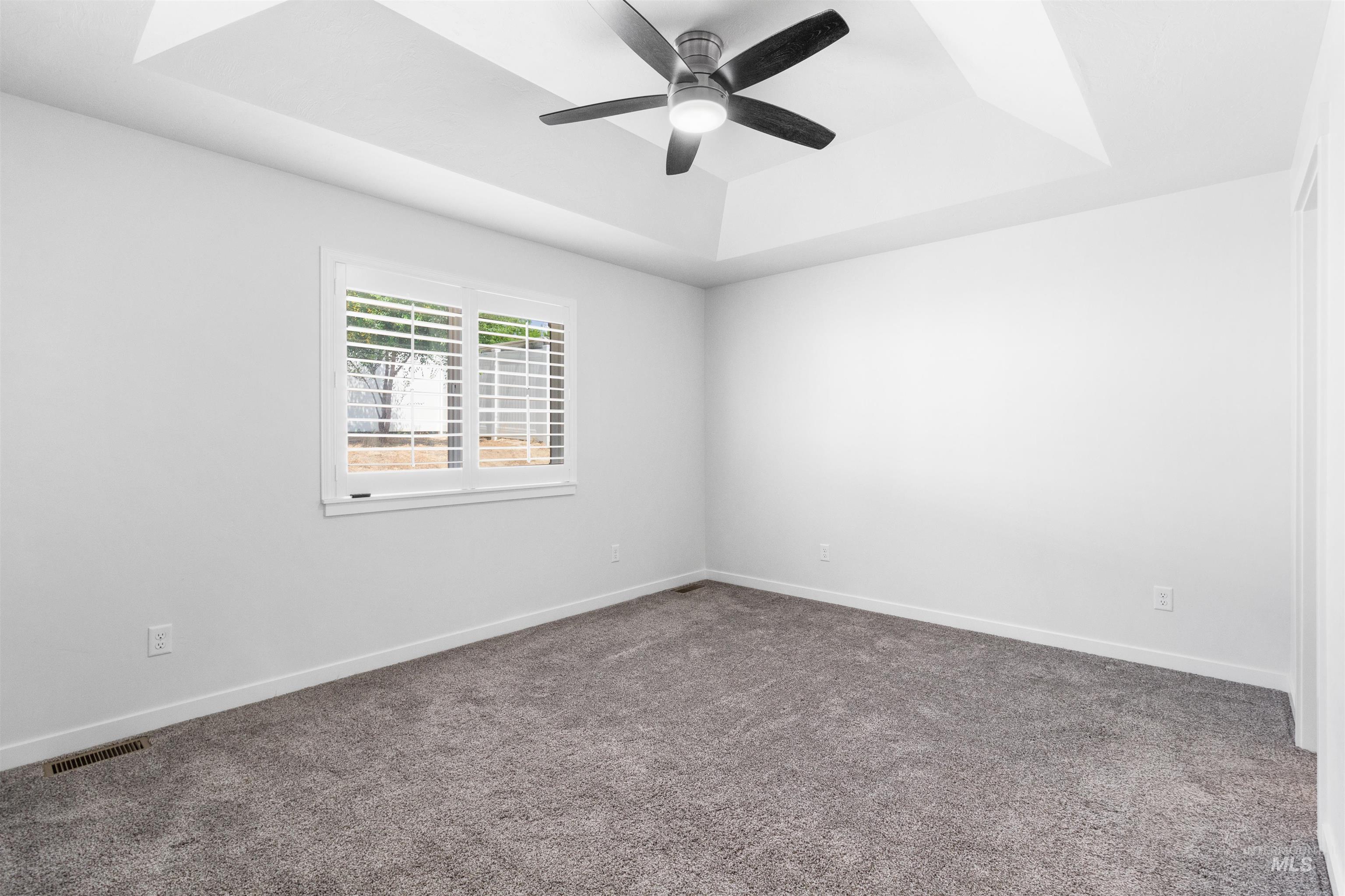 220 Pine Ave Property Photo 18