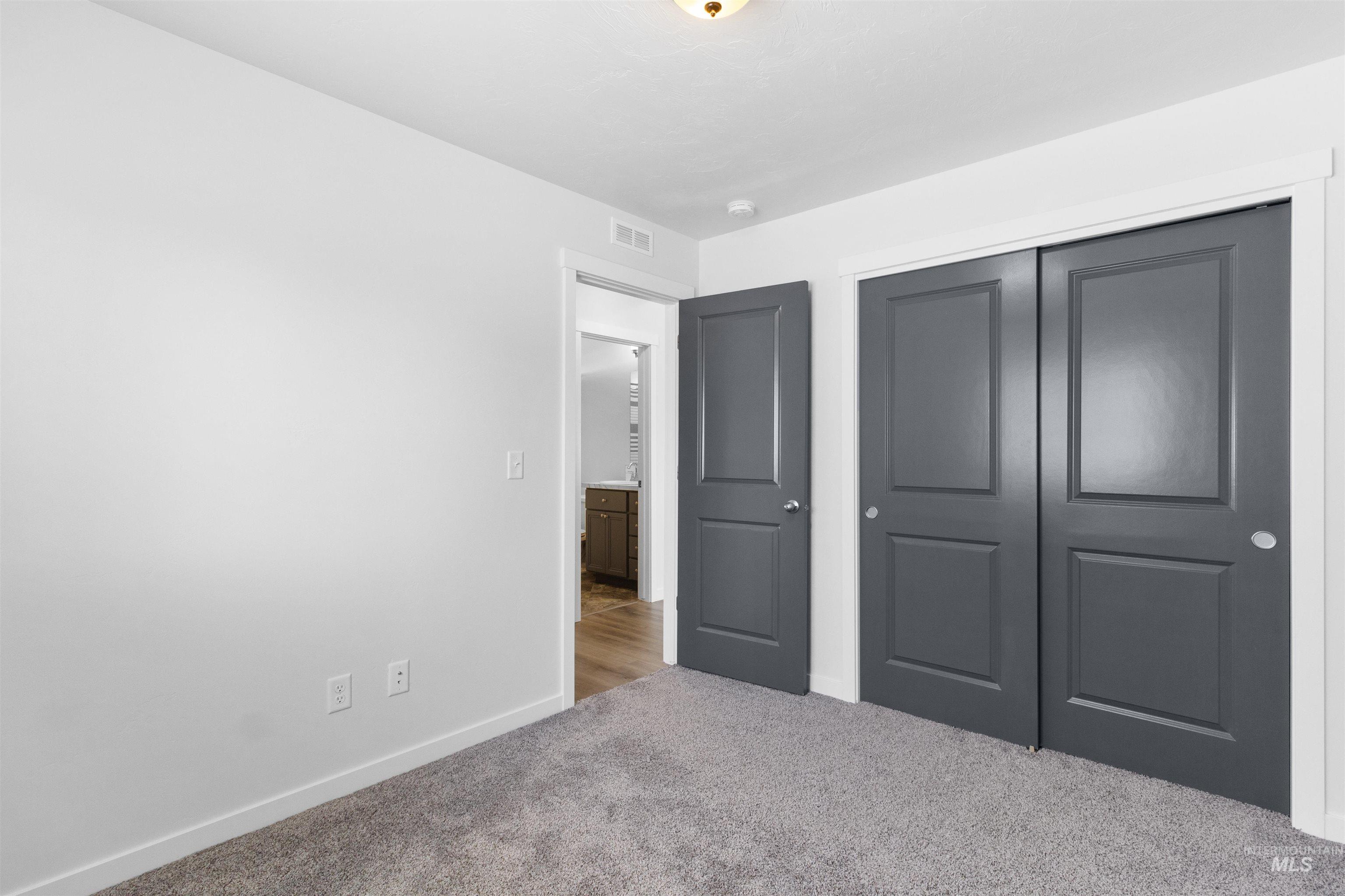 220 Pine Ave Property Photo 31