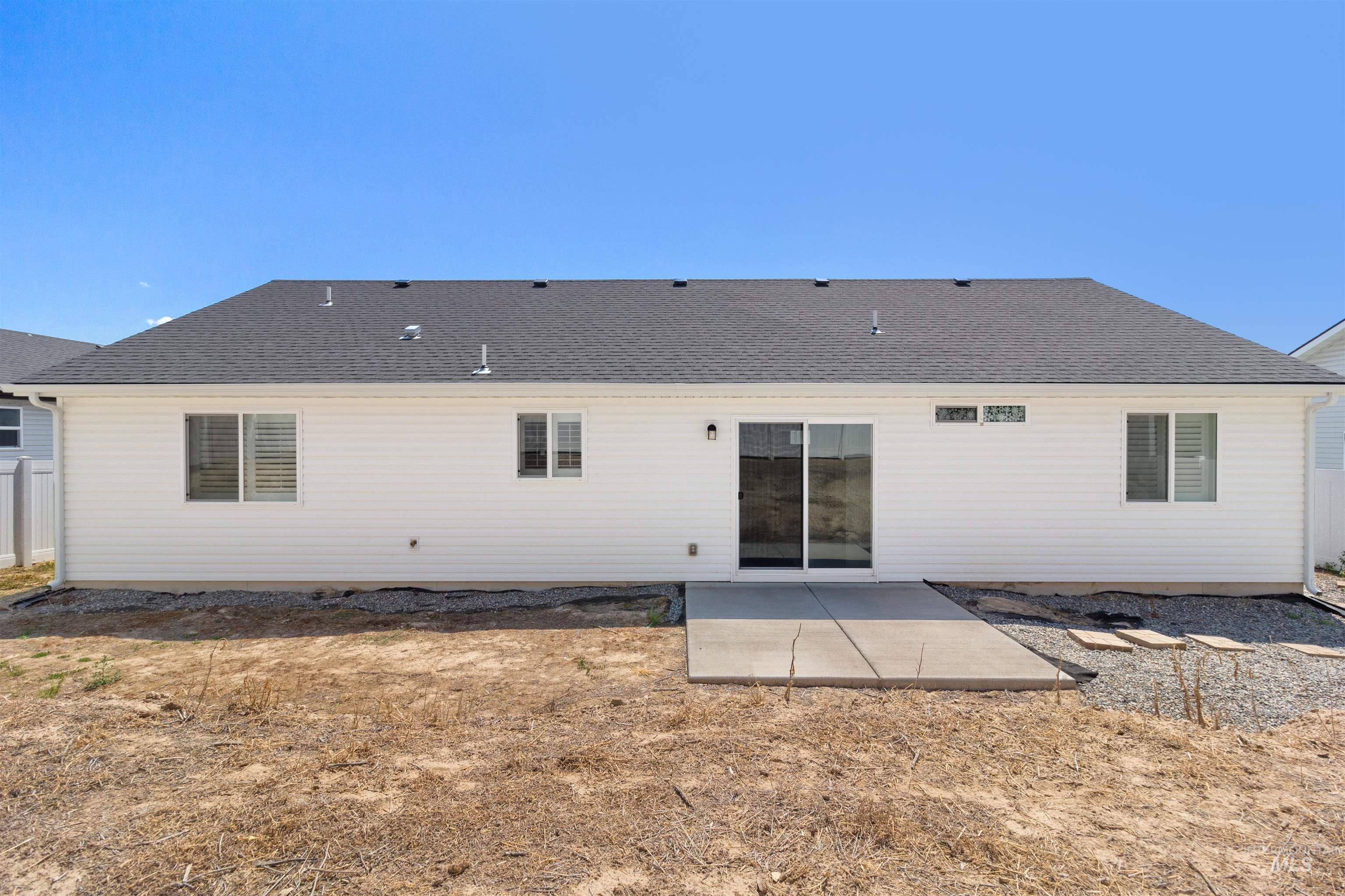 220 Pine Ave Property Photo 44