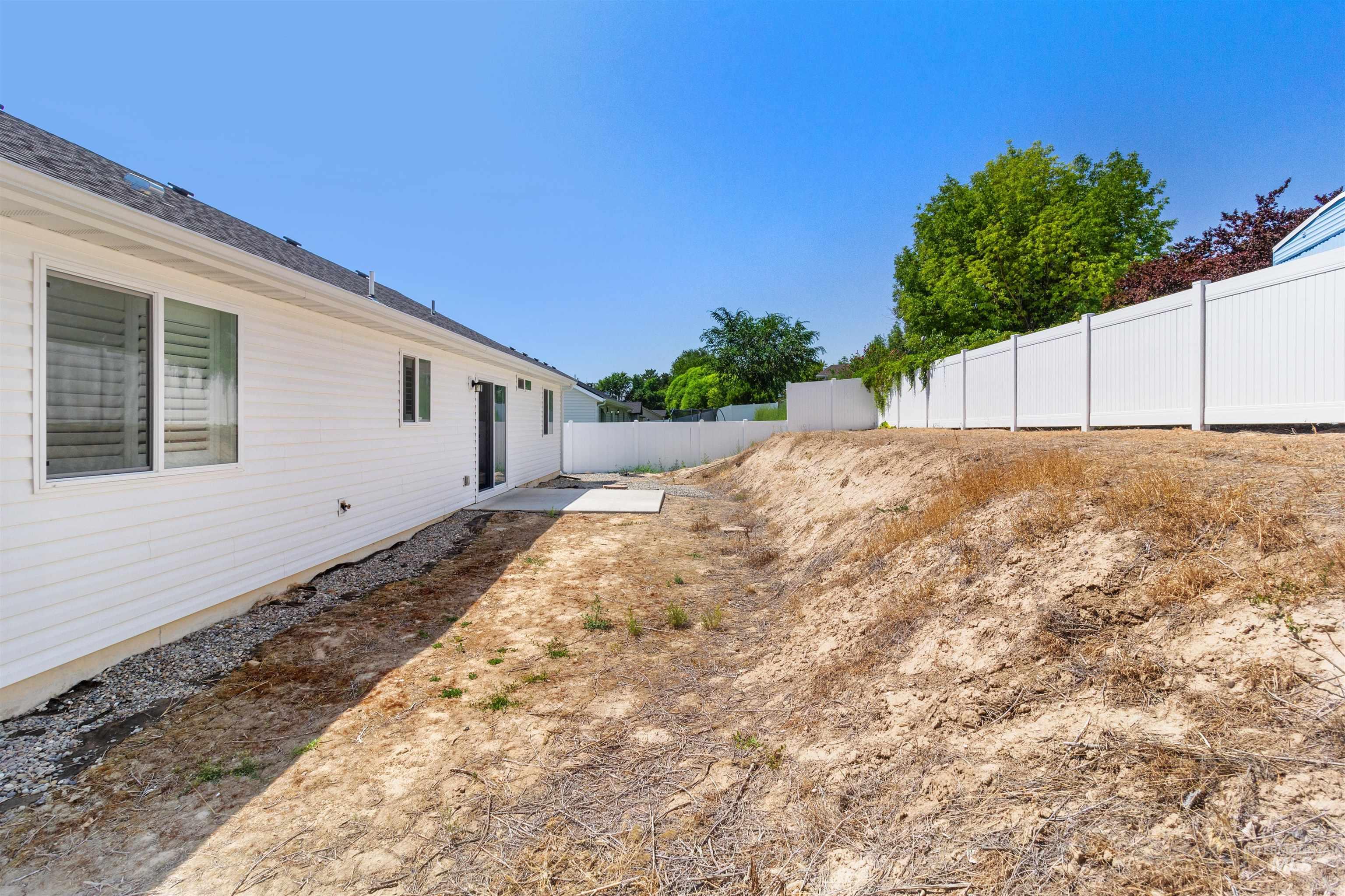 220 Pine Ave Property Photo 47