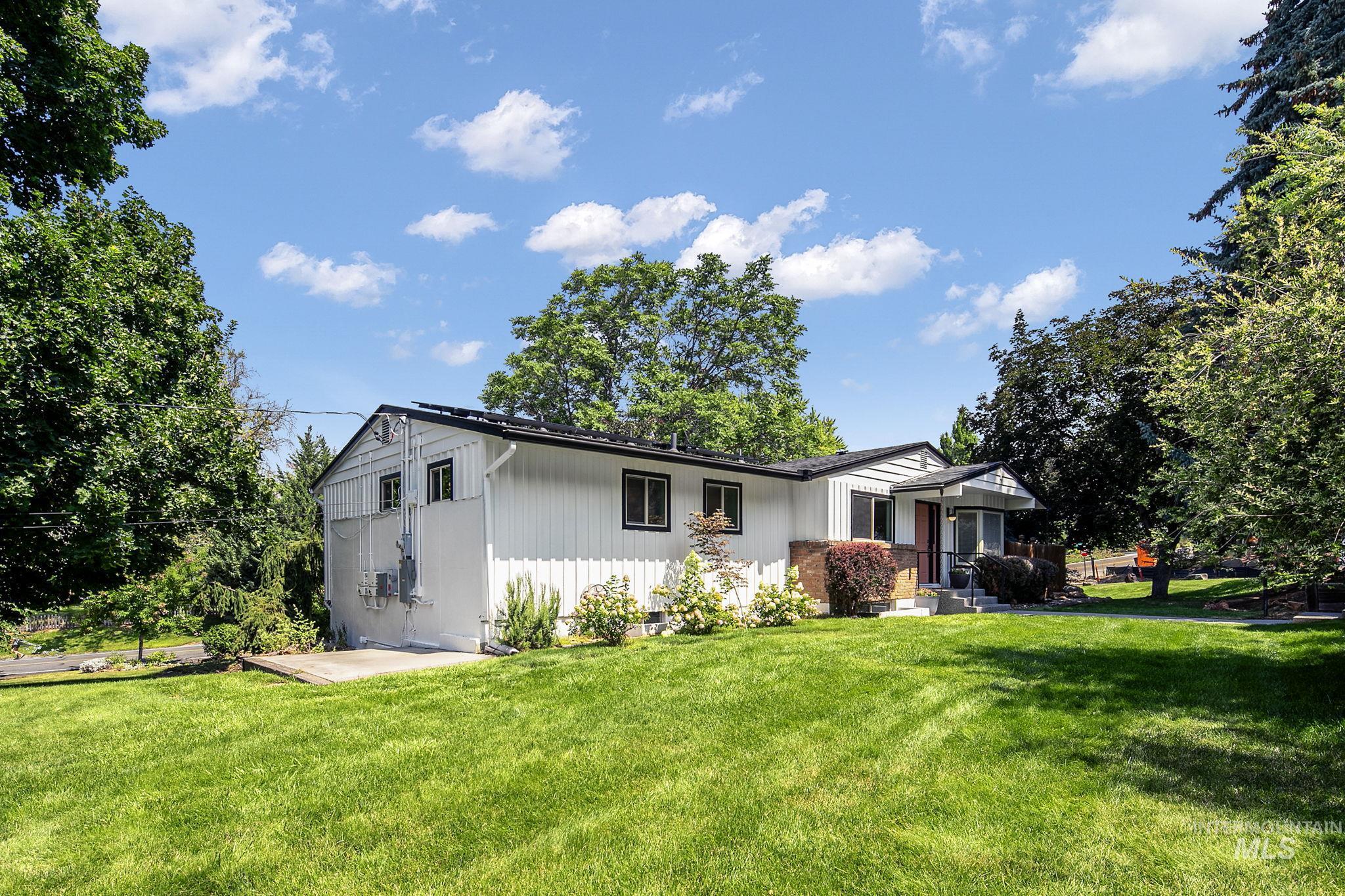 820 N Argyll Dr Property Photo 42