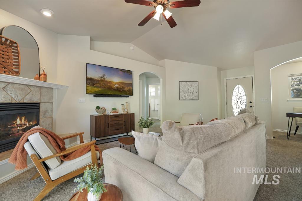 2549 Paintbrush Dr. Property Photo 5