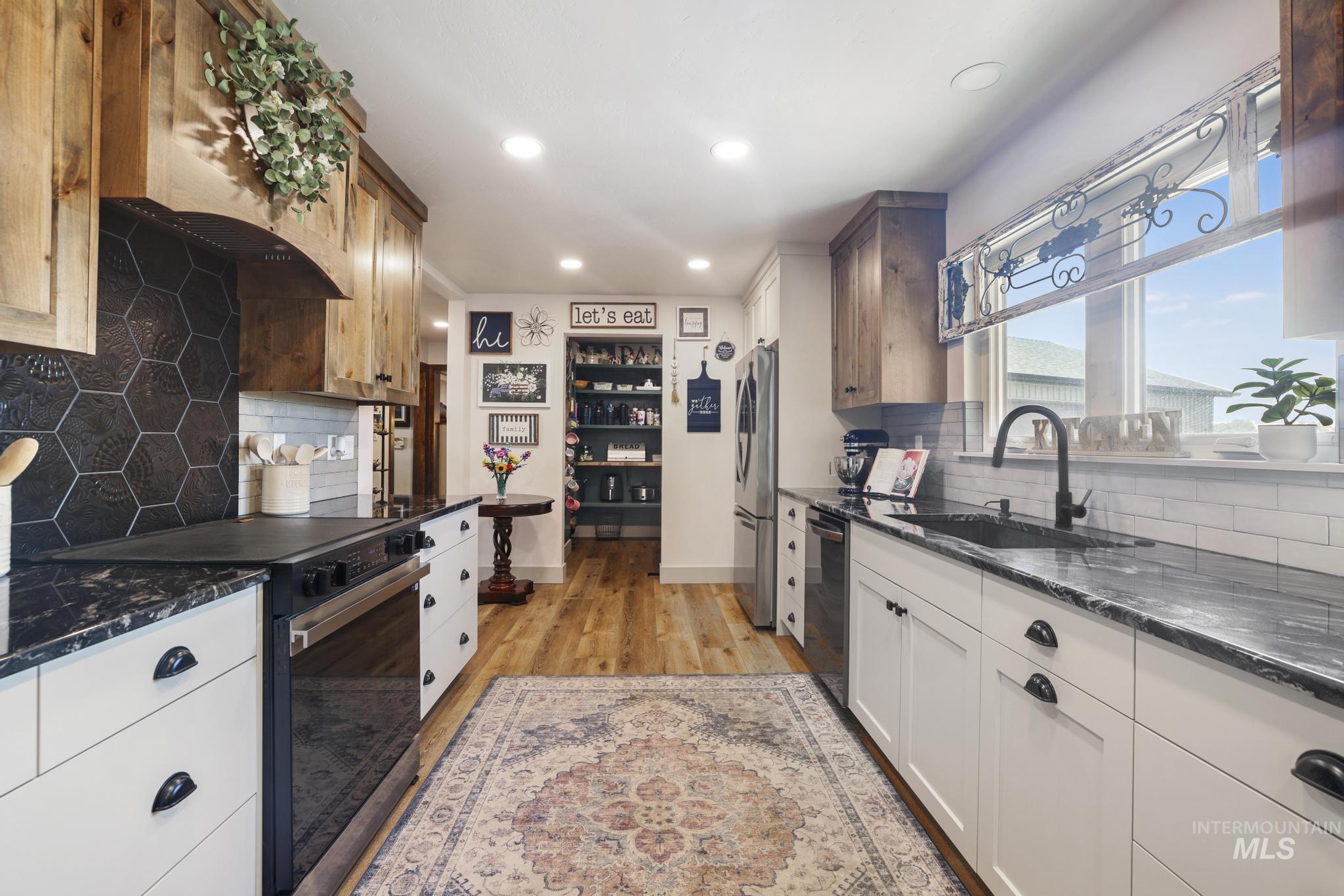 254 S 100 W Property Photo 12