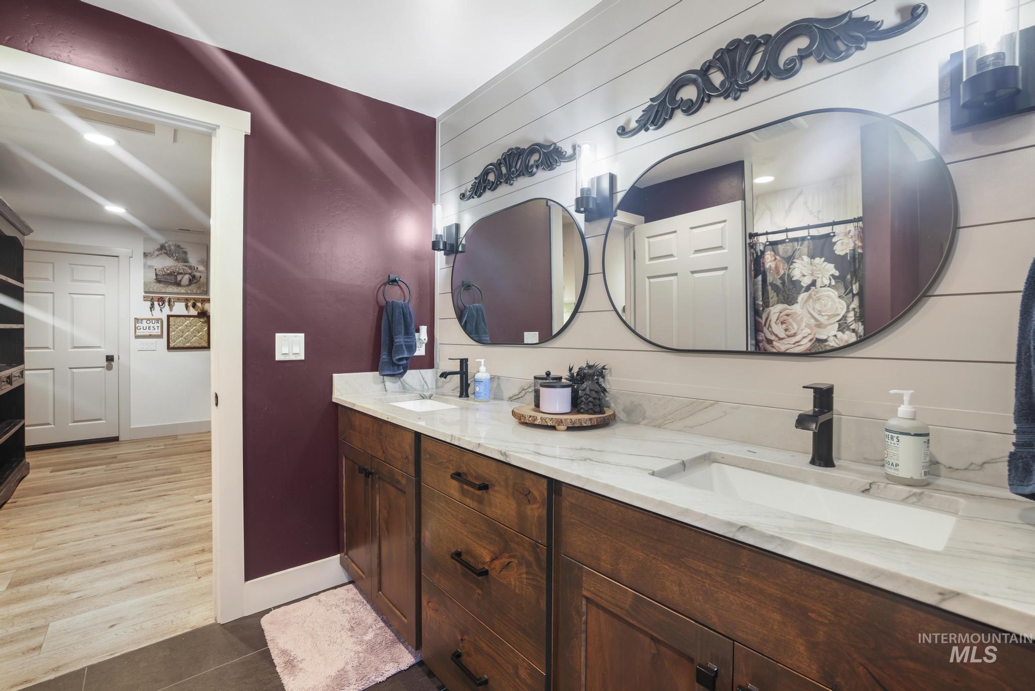 254 S 100 W Property Photo 27