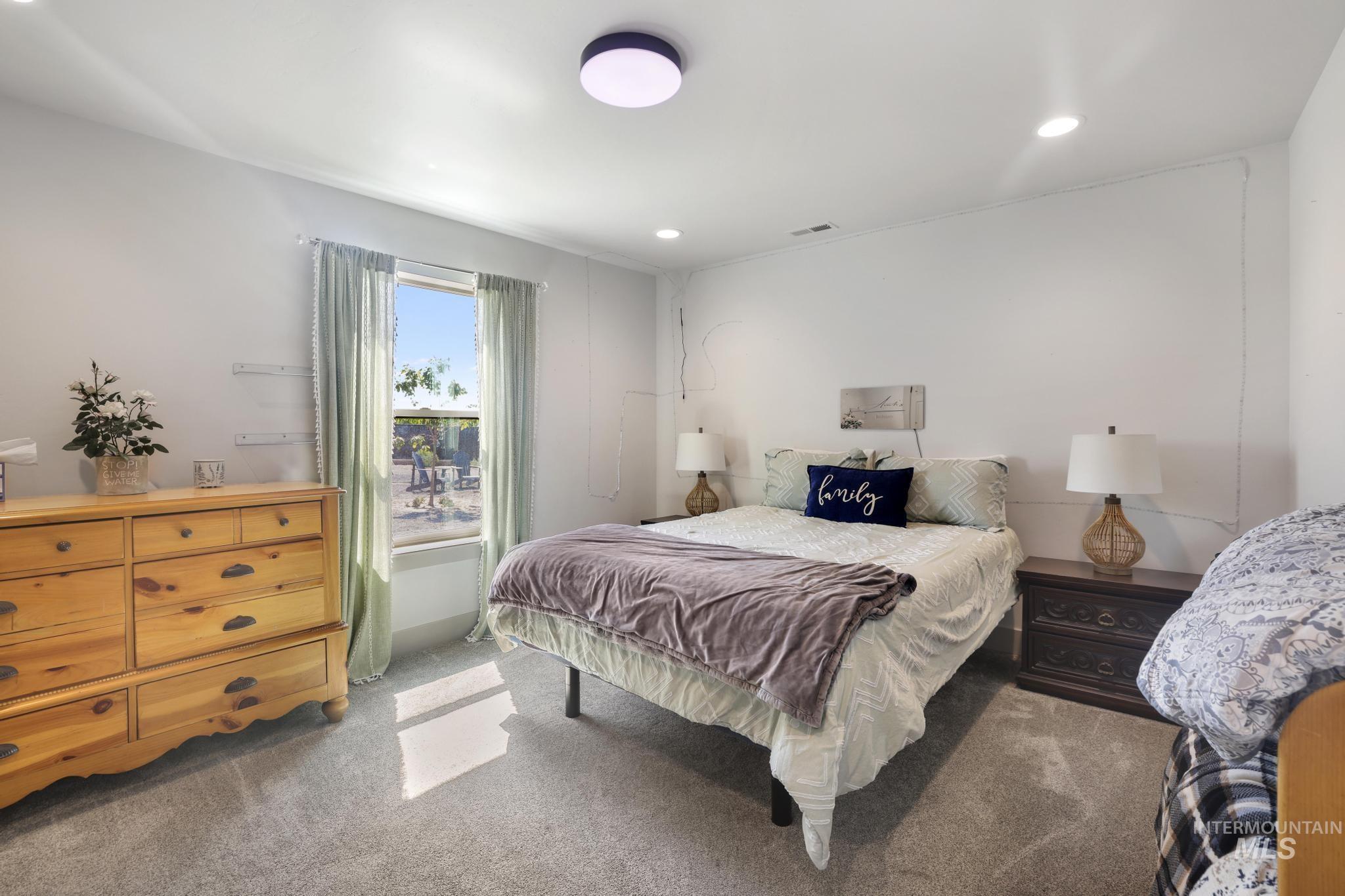 254 S 100 W Property Photo 32