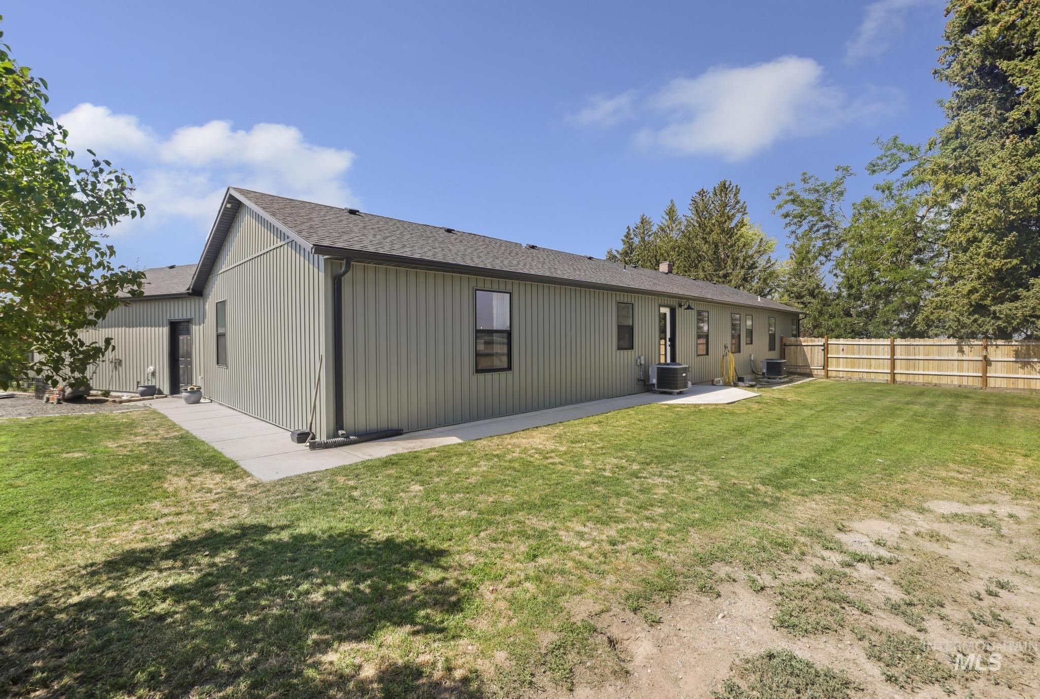254 S 100 W Property Photo 38