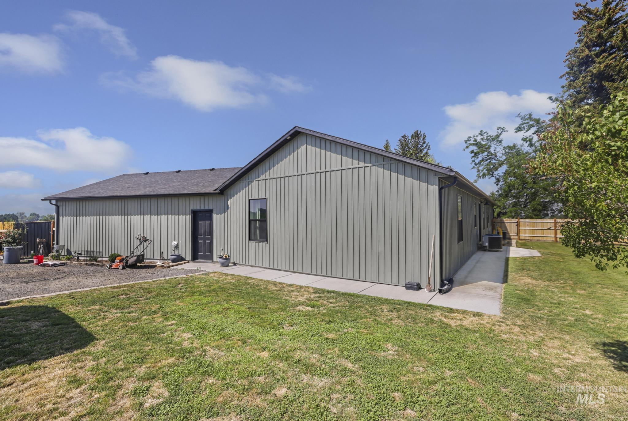254 S 100 W Property Photo 44