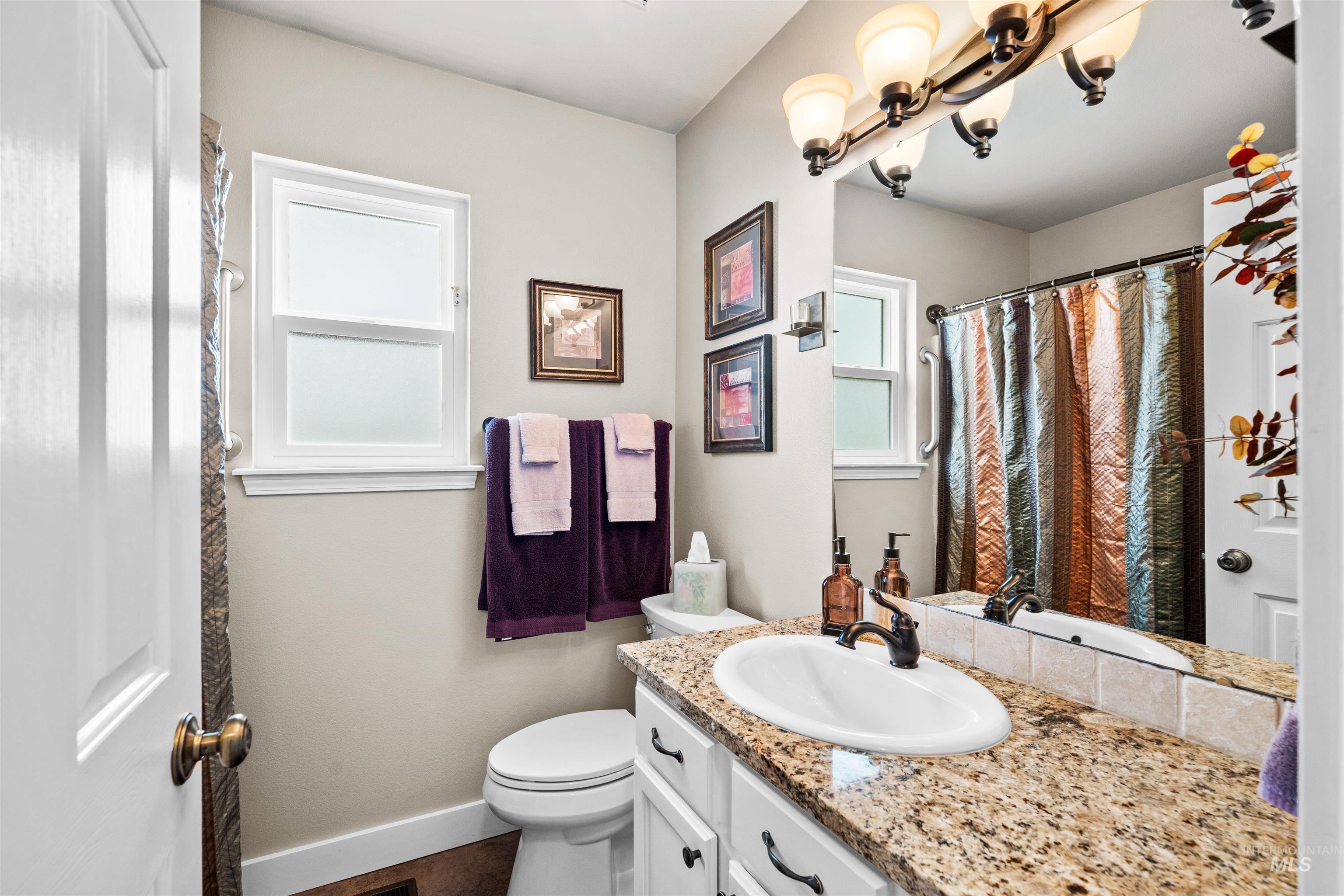 1836 N Buena Vista Property Photo 33
