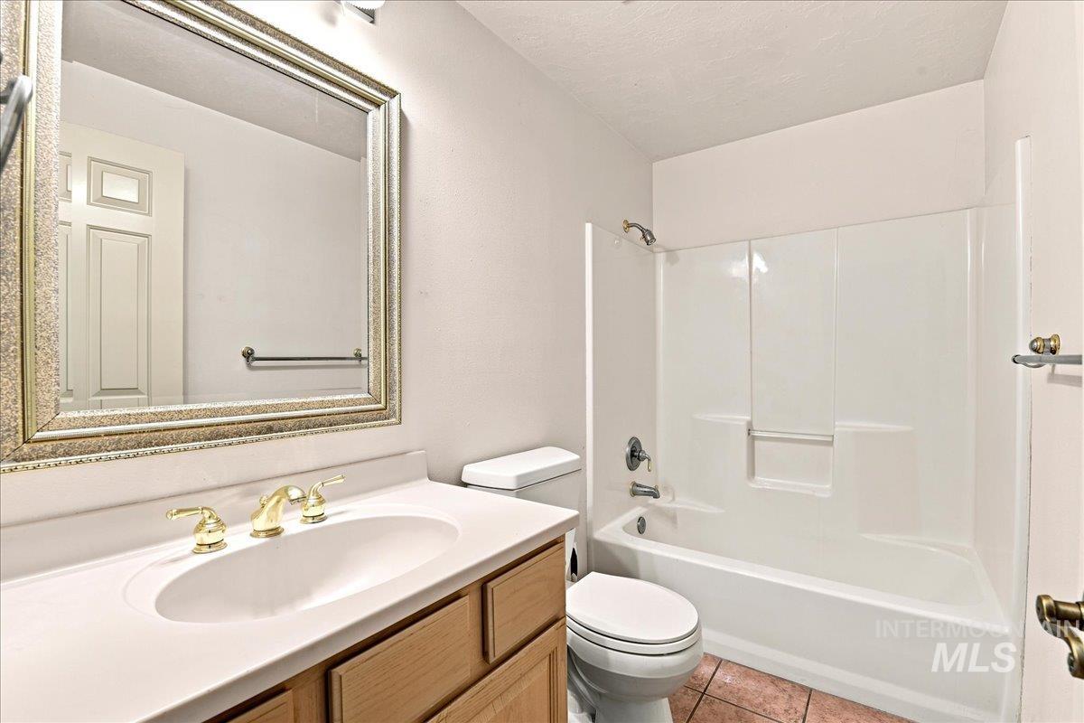 1921 Arcata Way Property Photo 5