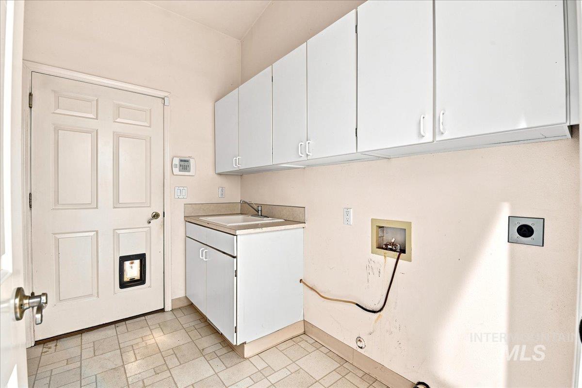 1921 Arcata Way Property Photo 6
