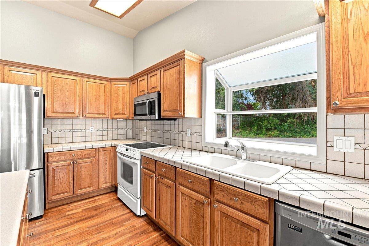 1921 Arcata Way Property Photo 10