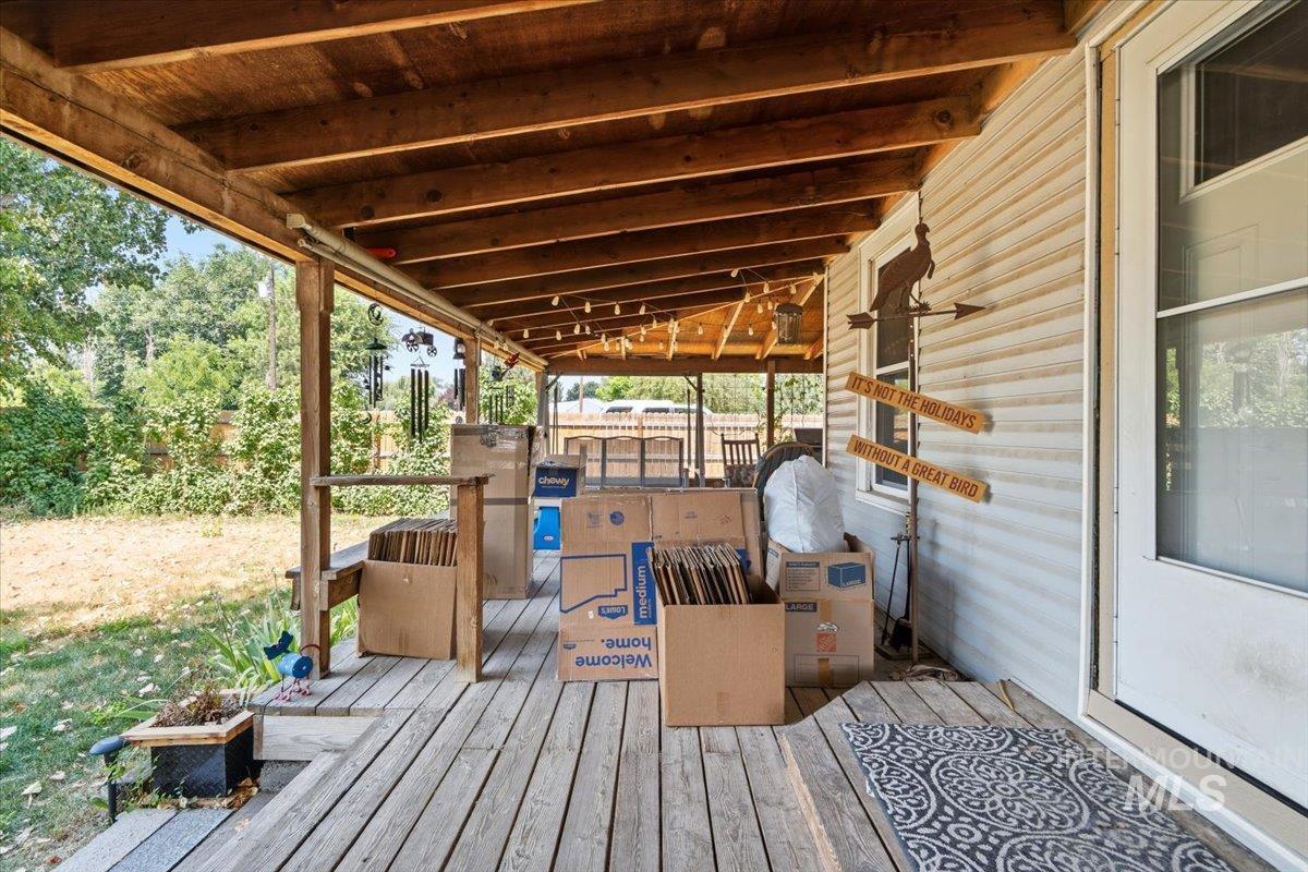 6613 Wright Ln Property Photo 11