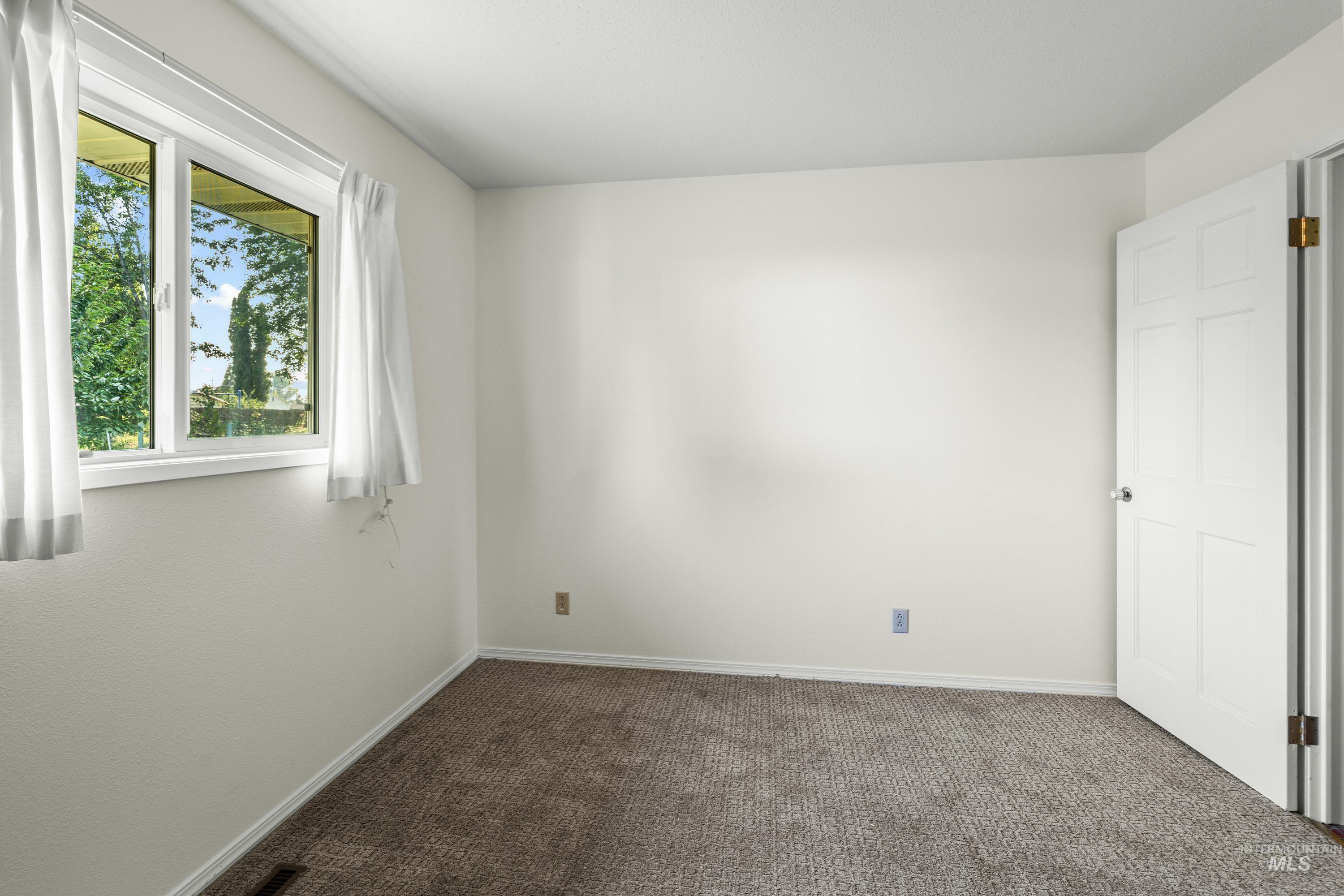 518 Bryden Dr. Property Photo 10